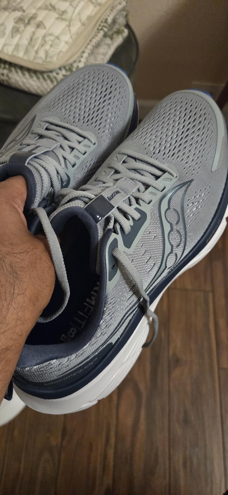 Saucony Men's Guide 18 Sneaker customer photo 1