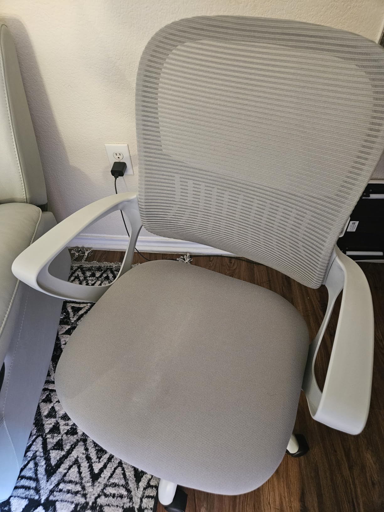 Sweetcrispy Executive Home Office Chair, Mesh Office Chair, Grey | Ergonomic Executive, Adjustable Height, 360° Swivel Wheels, Mid-Back, Comfy Arms, Bedroom, Study, Student customer photo 2