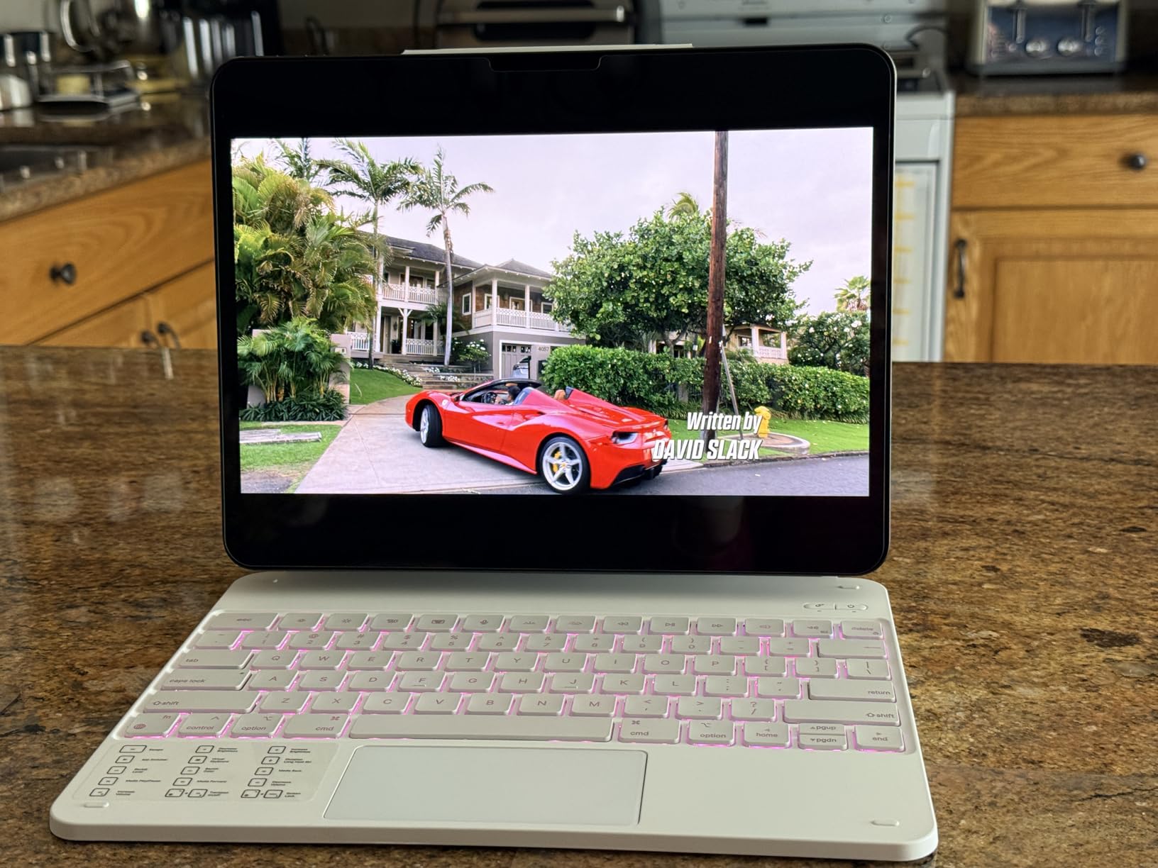 Apple iPad Pro 13-Inch (M4): Built for Apple Intelligence, Ultra Retina XDR Display, 512GB, 12MP Front/Back Camera, LiDAR Scanner, Wi-Fi 6E, Face ID, All-Day Battery Life - Space Black customer photo 2