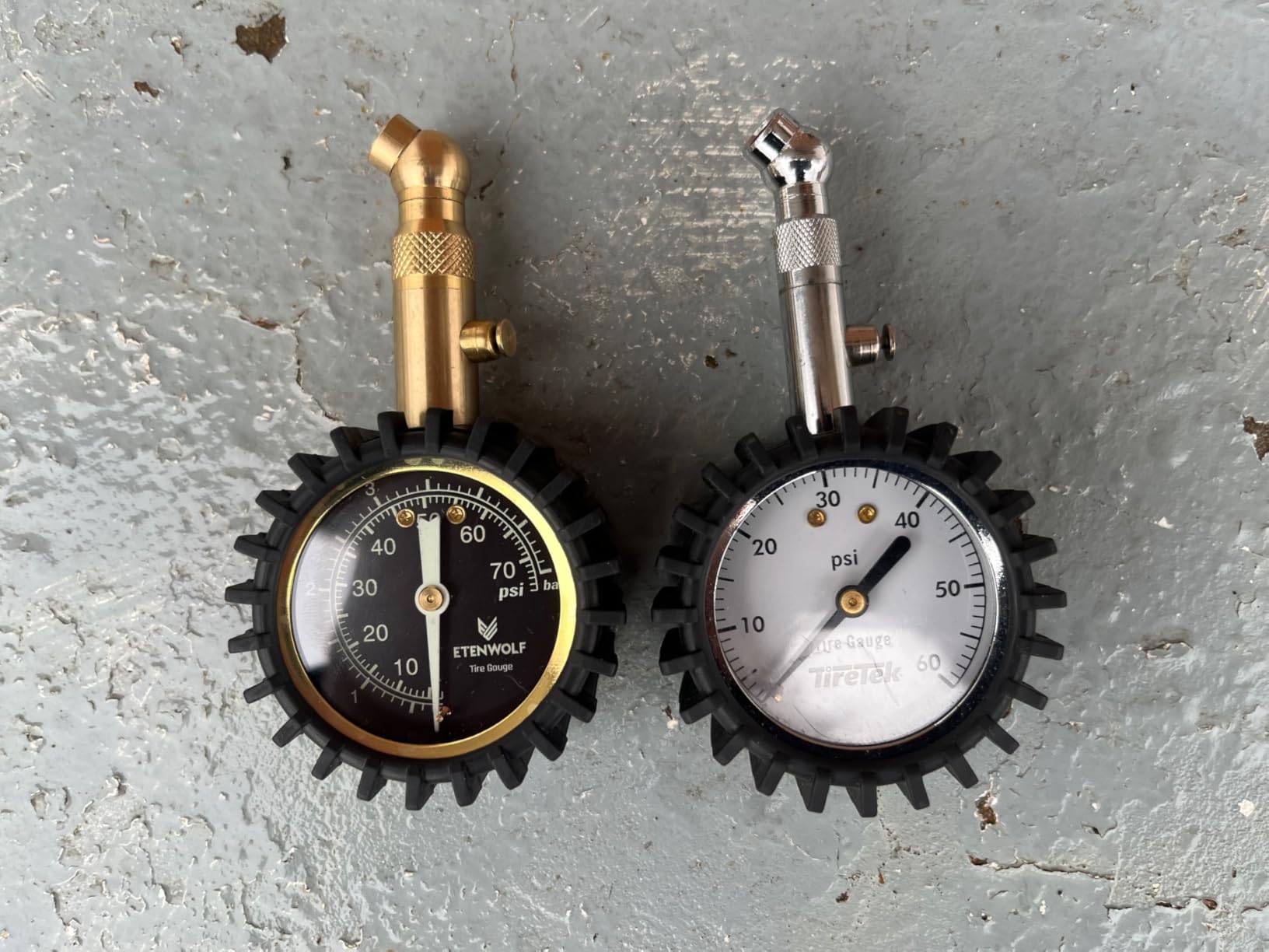 ETENWOLF Tire Pressure Gauge for Cars 0-75 PSI with Large Glow Dial customer photo 2