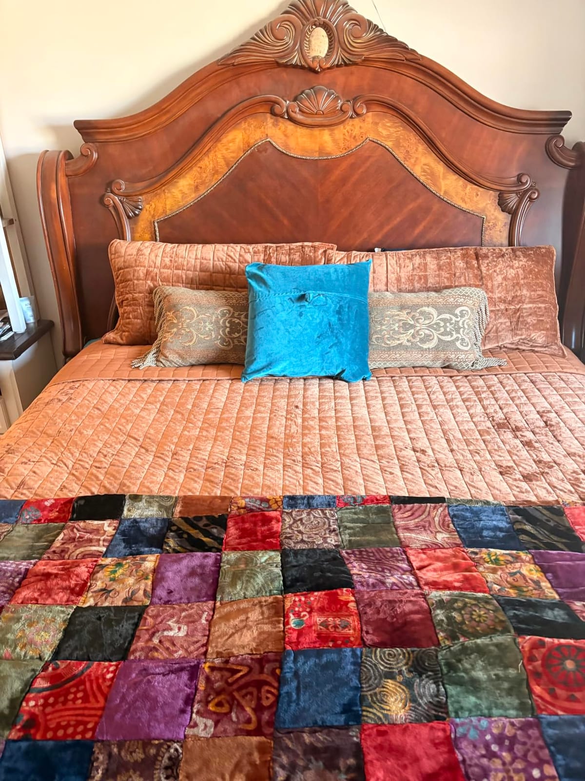 LEAONME Velvet Quilt King Size-98''x106'', Lightweight Caramel Velvet Comforter Set with 2 Pillow Shams, Soft Bedspread Coverlet Quilted Bedding Set for All Season customer photo 2