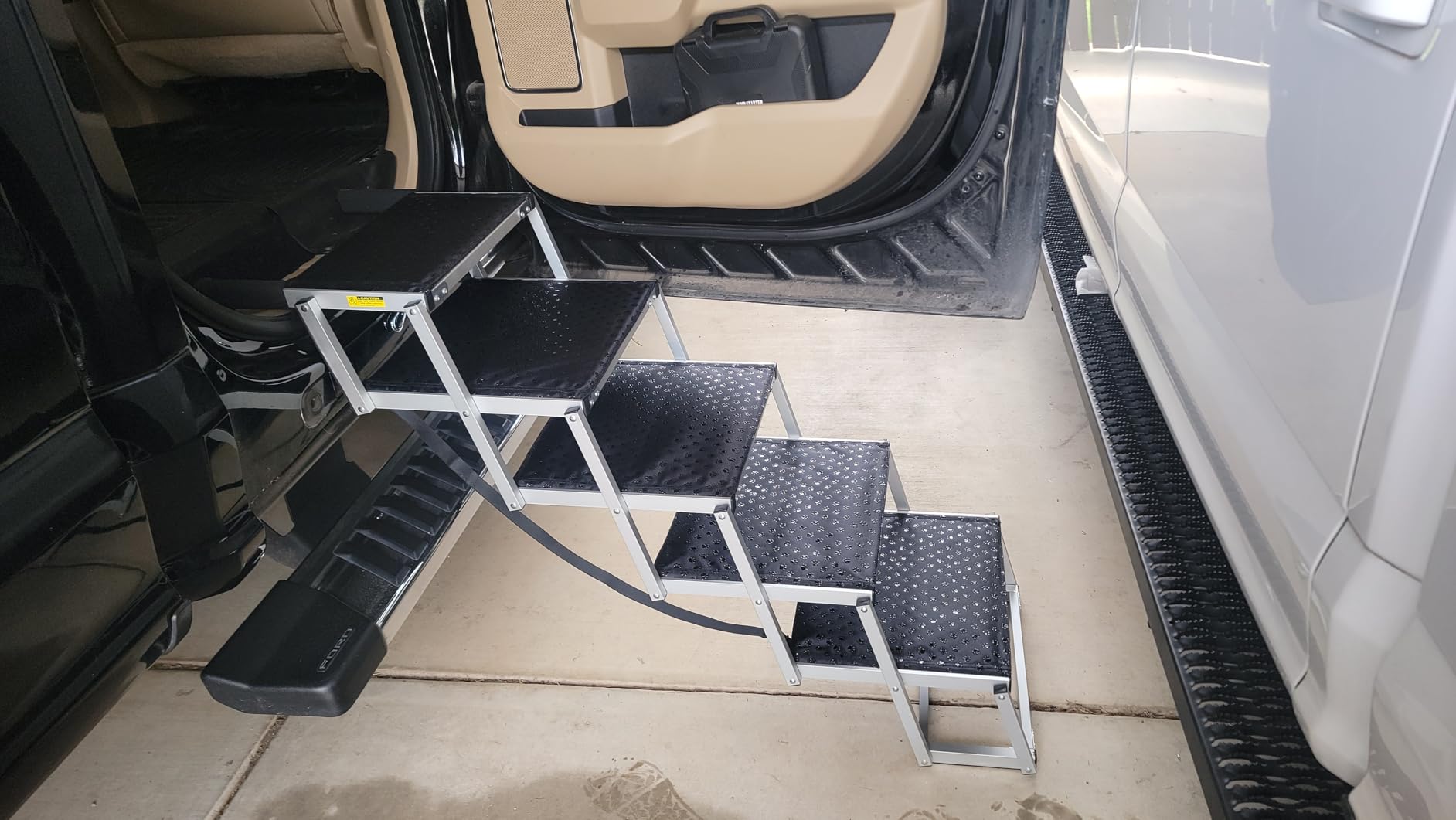 Deergym Dog Stairs for Large Dogs - 5 Step Wide 16in High 34in Foldable Dog Ramp for Car Non-Slip Surface Support up to 230lbs - Suitable for SUV,Truck, Sofas, Bed customer photo 2