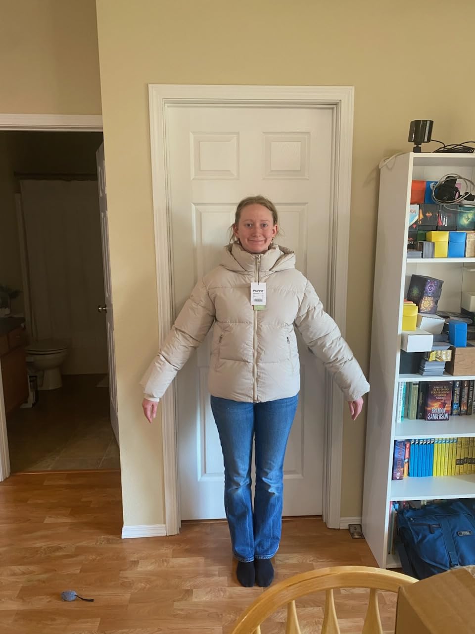 PUFFIT Women's Cropped Puffer Jackets,Warm Winter Jacket with Removable Hood,Zipped Pockets,Short Ladies Quilted Coat customer photo 2