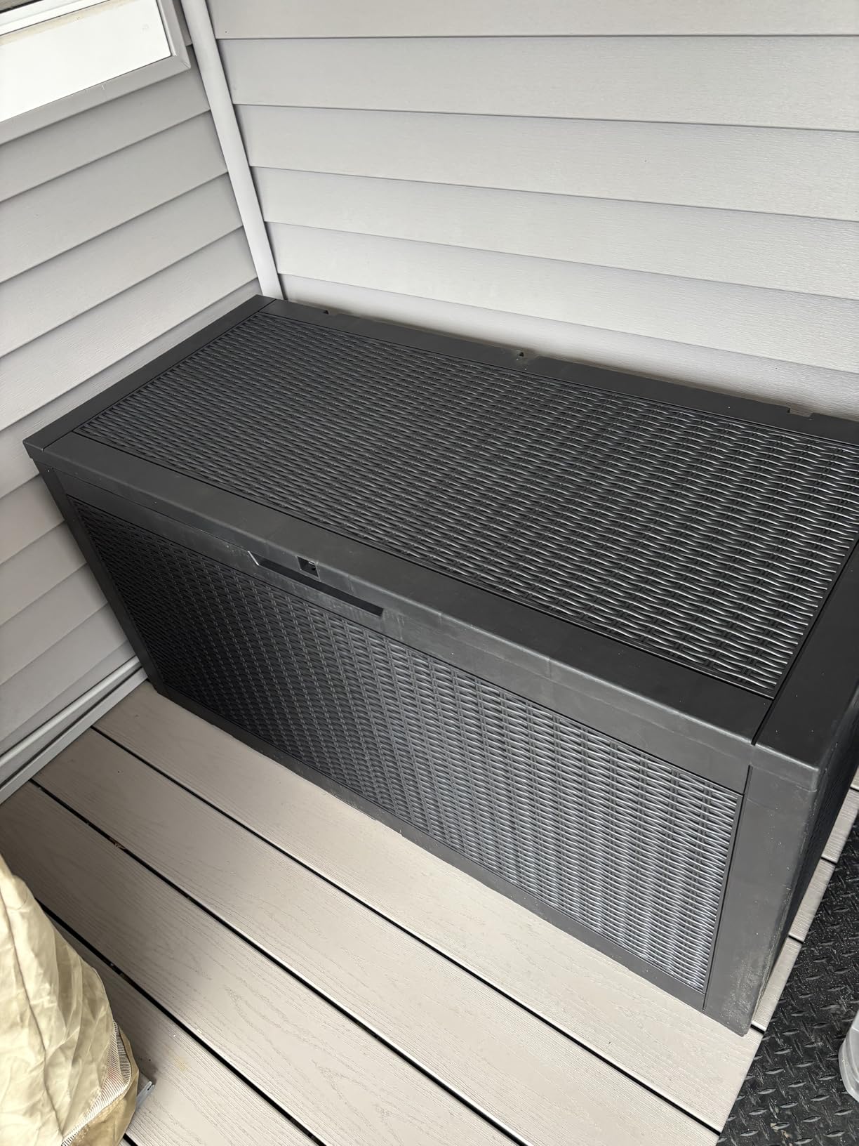 PatioZen 150 Gallon Resin Deck Box, Lockable Patio Outdoor Storage Box for Furniture, Garden Tools and Tools Storage, Waterproof Outside Storage Boxes - Black customer photo 1