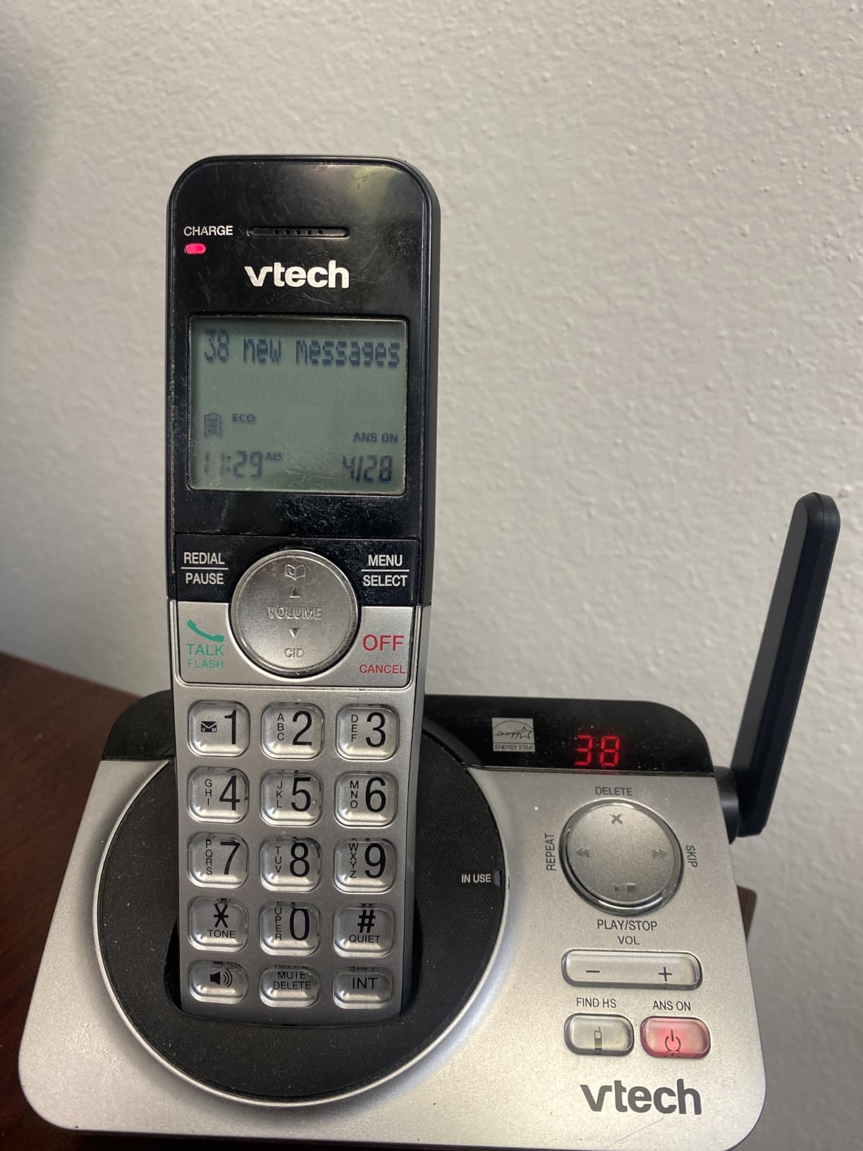 VTech Cordless Home Phone with Answering Machine - Full-Duplex Speakerphone, Large Backlit Display, Big Buttons, Caller ID, Easy Setup | VG232 customer photo 1