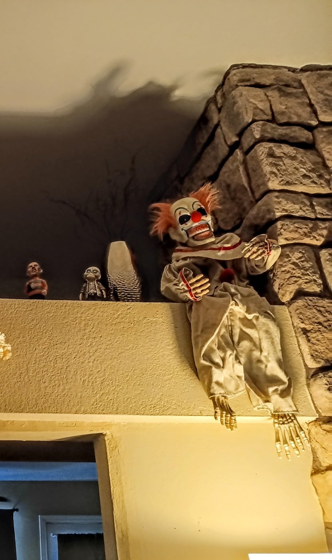 Halloween Animatronic Sitting Clown, Halloween Animated Decorations with Sound Activated, Creepy Sound, Light Up Eyes, Scary Move, Haunted House Holiday Spooky Decor Horror Prop, for Indoor Outdoor customer photo 1