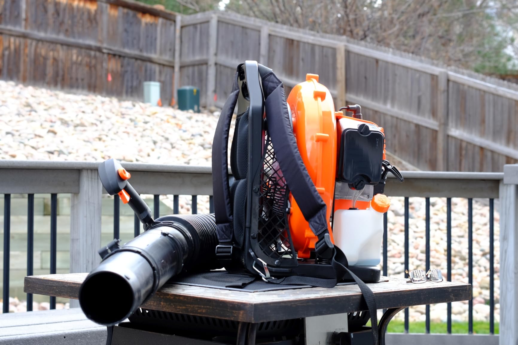VEVOR Gas Leaf Blower, 26CC 2-Cycle Handheld Leaf Blower Gas Powered with 425-CFM and 156-MPH Powerful Performance, Ideal for Lawn Care, Leaf Cleaning, and Snow Removal customer photo 2