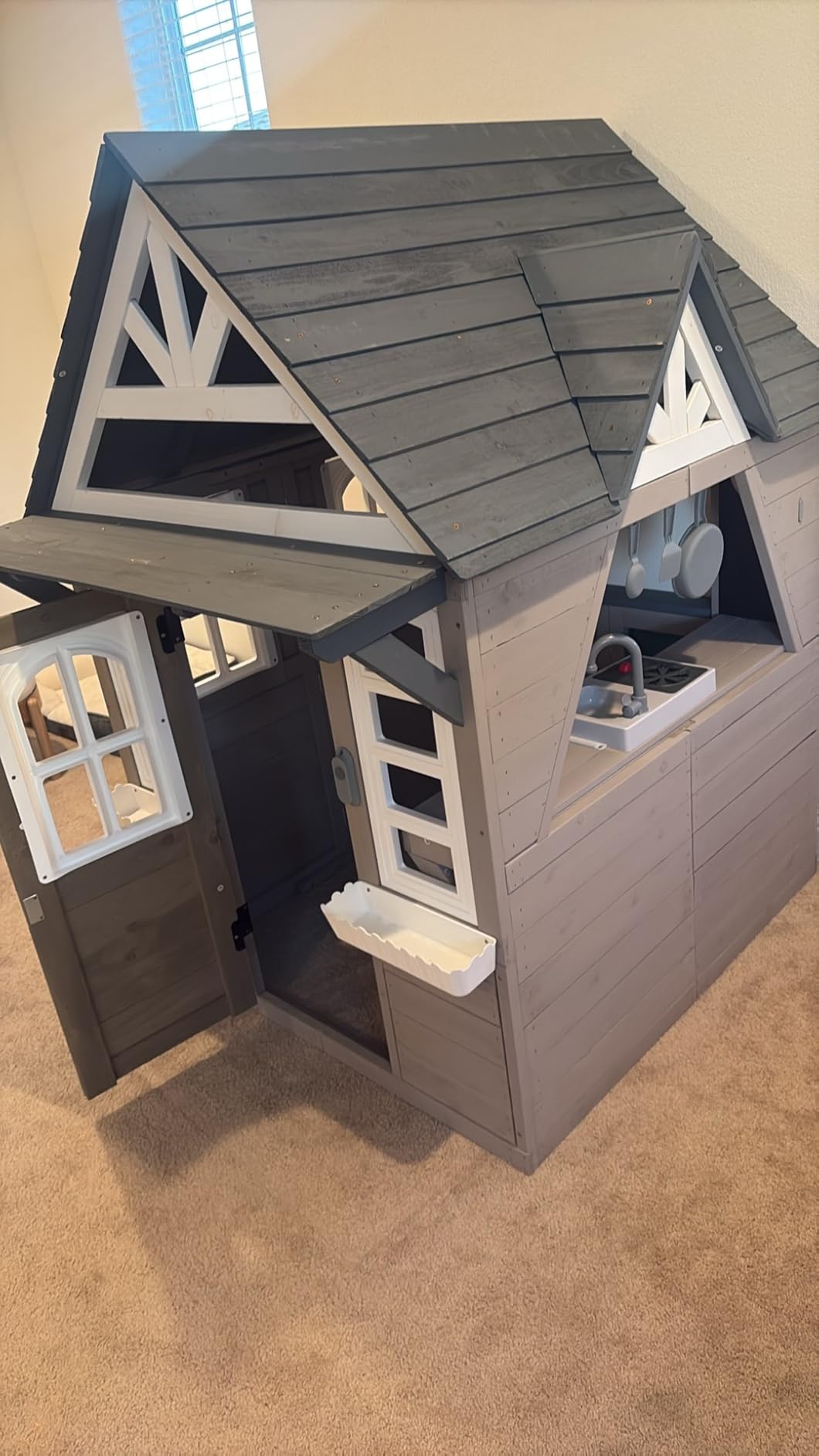 Seizeen Outdoor Kids Playhouse, All Fir Gray Modern Wooden Playhouse, Indoor Outdoor Cottage Play House w/Sink, Stove, Cookware, Flowerpot Holders, Working Doorbell, for Kids Ages 3-8 (Gray) customer photo 2