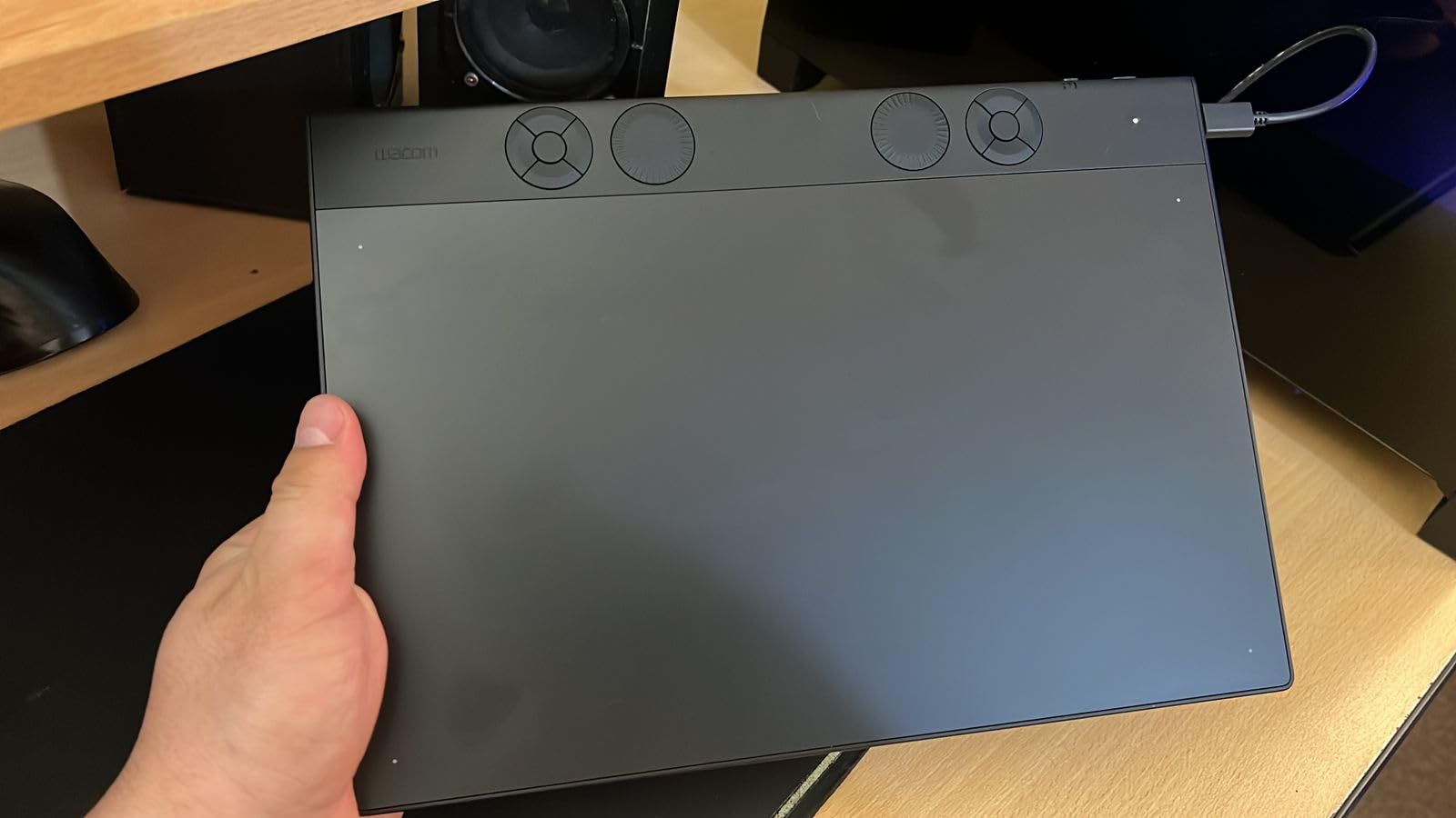 Wacom Intuos Pro Medium, Bluetooth Graphic Drawing Tablet with ProPen 3 customer photo 1