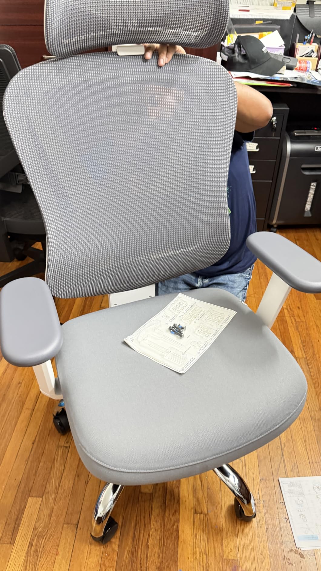 HOLLUDLE Ergonomic Mesh Office Chair - 3D Adjustable Lumbar Support & 3D Armrests, V-Shaped Back, Adjustable Desk Chair for Office & Home, Black customer photo 1