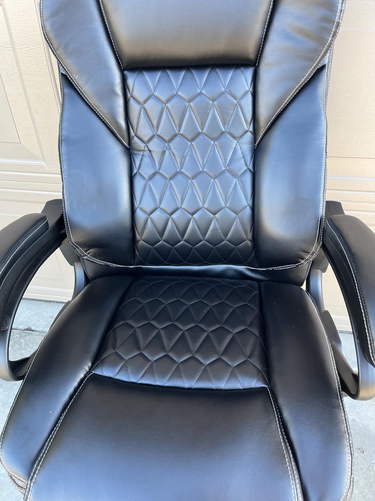 600lbs Big and Tall Office Chair with Pocket Spring Cushion, Ergonomic Heavy Duty Executive Office Desk Chair with Adjustable Lumbar Support, Large Comfy Computer Chair with Dual Rubber Wheel customer photo 2