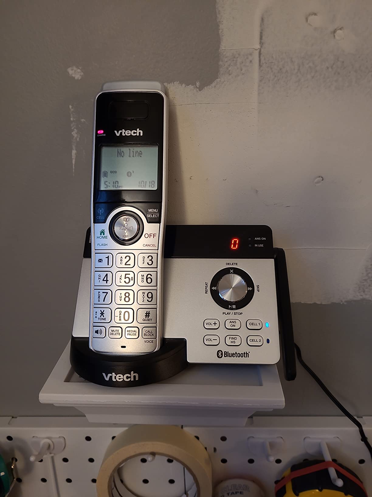 VTech IS8128-51 Super Long Range 5-Handset DECT 6.0 Cordless Phone for Home with Answering Machine, 2300 ft Range, Call Blocking, Bluetooth Connect to Cell, Intercom customer photo 1