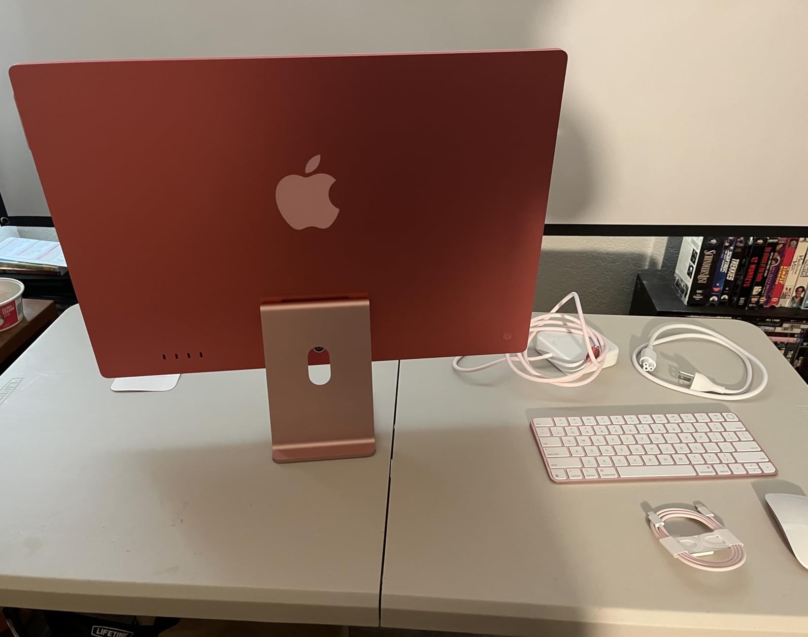 2024 iMac All-in-One Desktop Computer with M4 chip with 10-core CPU and 10-core GPU: Built for Apple Intelligence, 24-inch Retina Display, 16GB Unified Memory, 512GB SSD Storage; Green customer photo 1