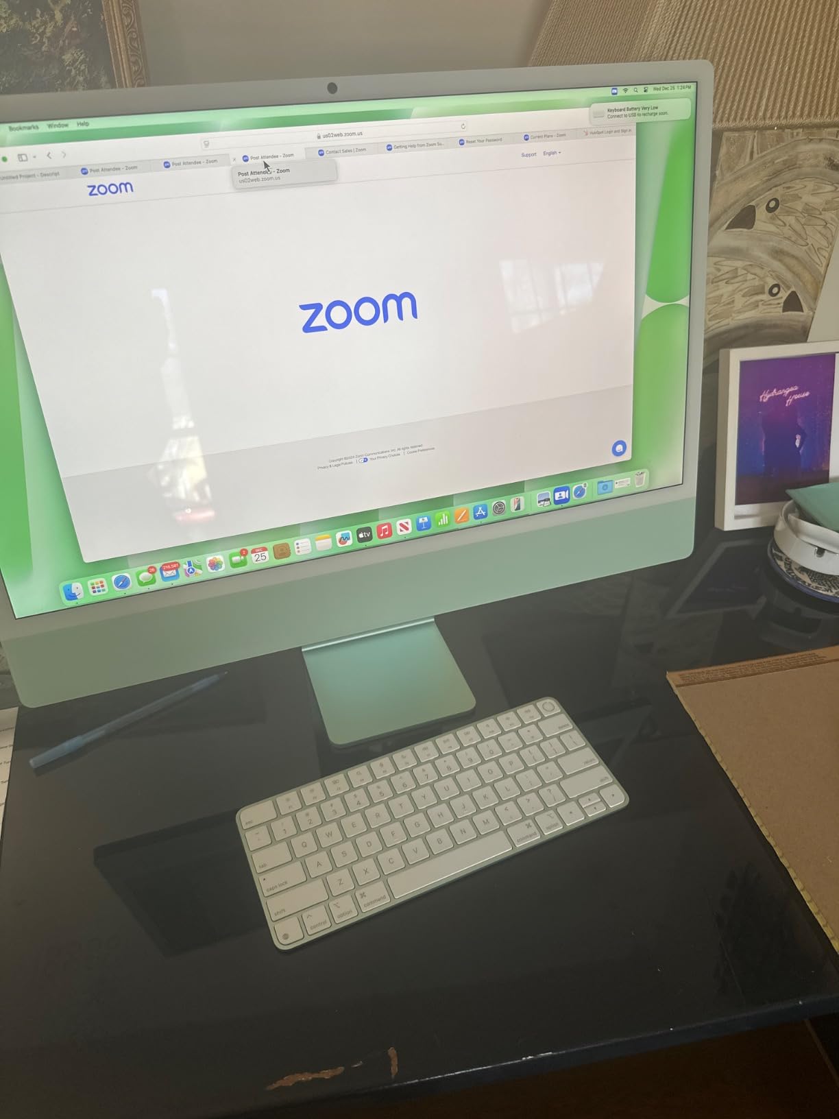 2024 iMac All-in-One Desktop Computer with M4 chip with 10-core CPU and 10-core GPU: Built for Apple Intelligence, 24-inch Retina Display, 16GB Unified Memory, 512GB SSD Storage; Green customer photo 2