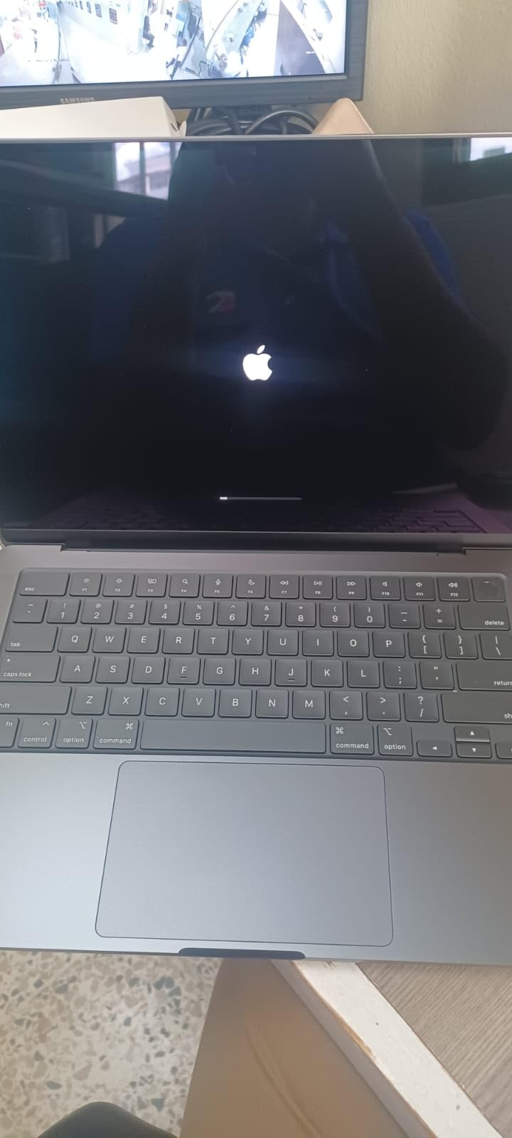 Apple 2024 MacBook Pro Laptop with M4 chip with 10-core CPU and 10-core GPU: Built for Apple Intelligence, 14.2-inch Liquid Retina XDR Display, 24GB Unified Memory, 1TB SSD Storage; Space Black customer photo 2
