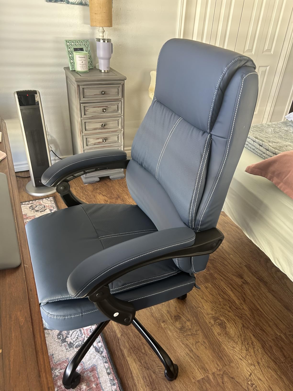 Misolant Big and Tall Office Chair with Footrest, High Back Desk Chair with Linkage Armrest, 90-155° Recline Executive Computer Chairs with Adjustable Height for Home customer photo 1