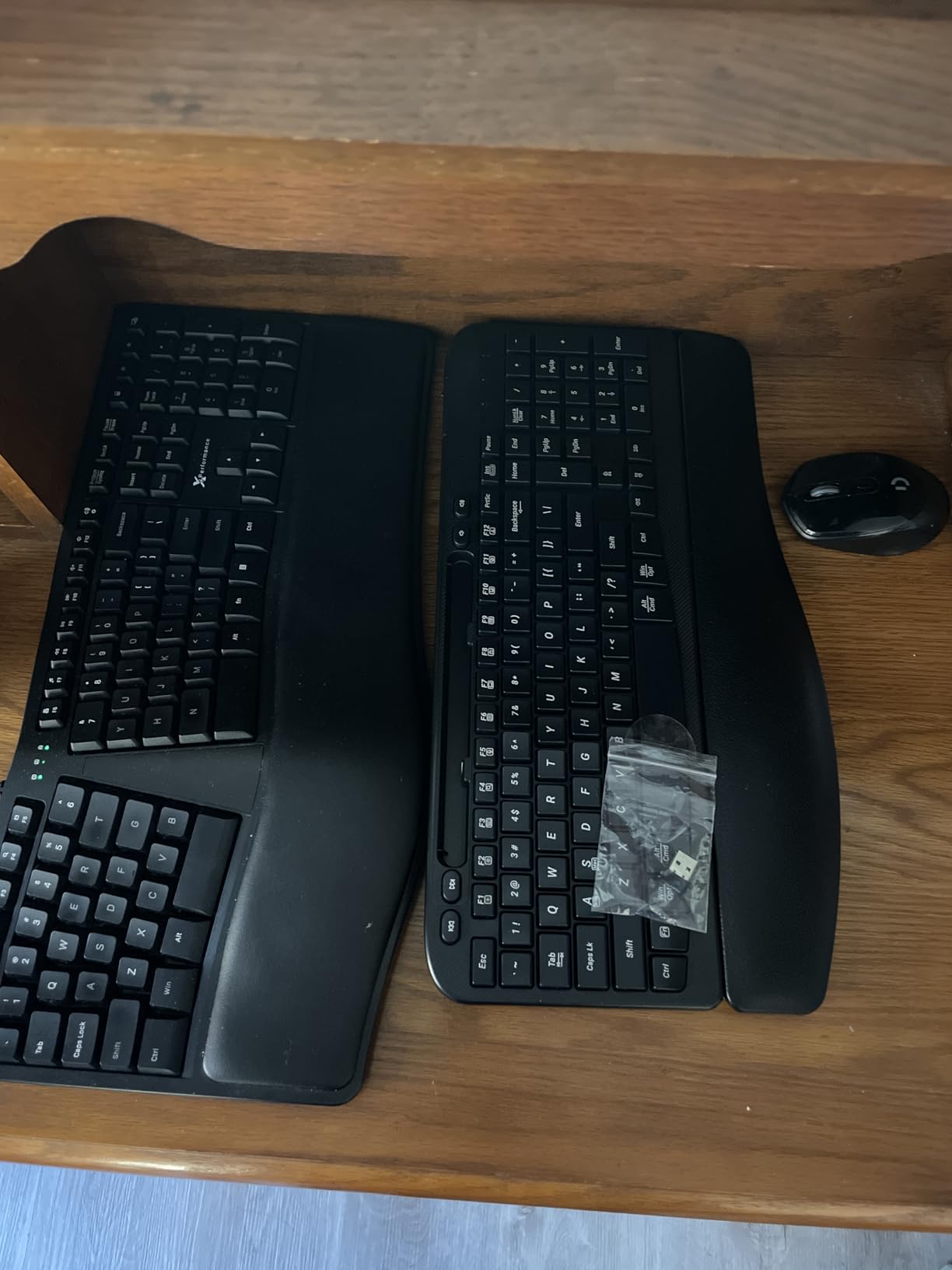 EAYBLLY 2.4G Wireless Ergonomic Keyboard, Full Size Wave Keys with Memory Foam Wrist Rest customer photo 1