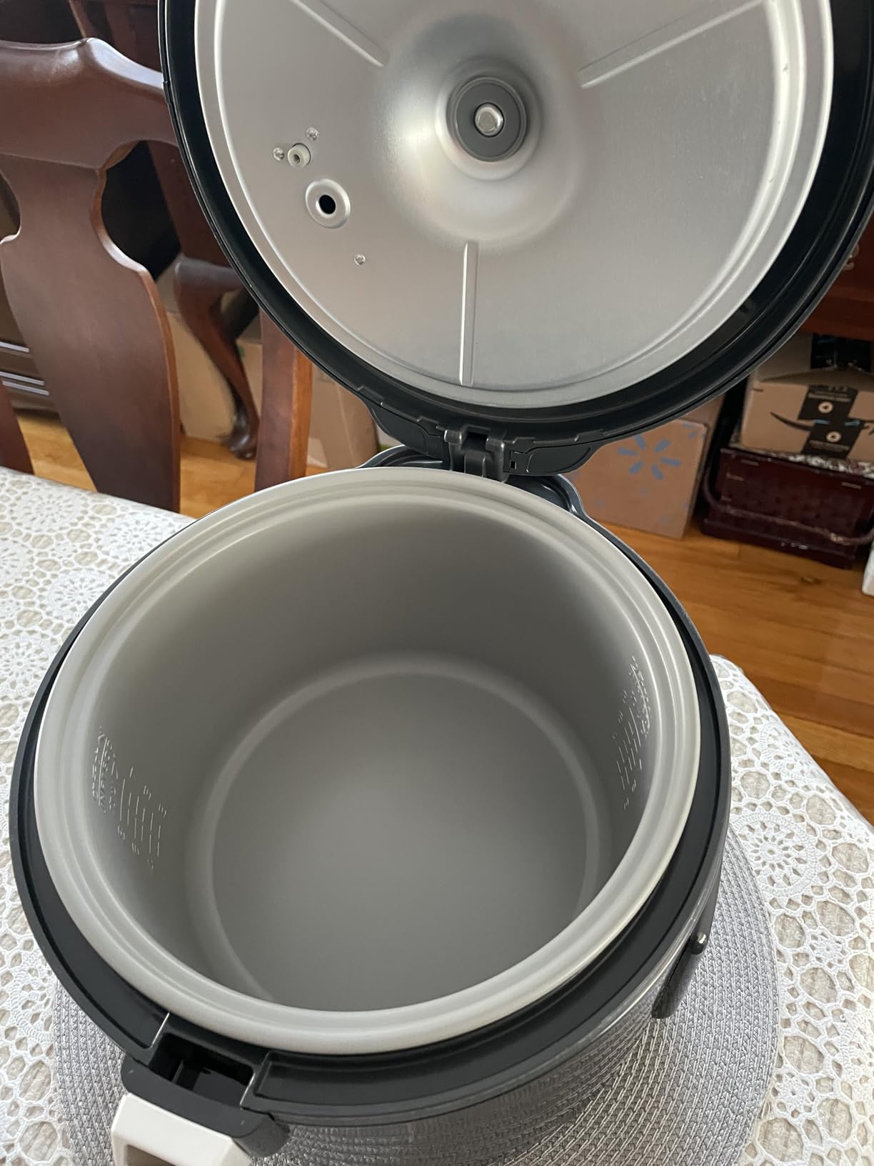 Tiger JNP-S10U-KY 5.5 Cup Capacity Rice Cooker with Non-Stick Inner Pot, Retractable Power Cord, and Keep Warm up to 12 hours, Black customer photo 1