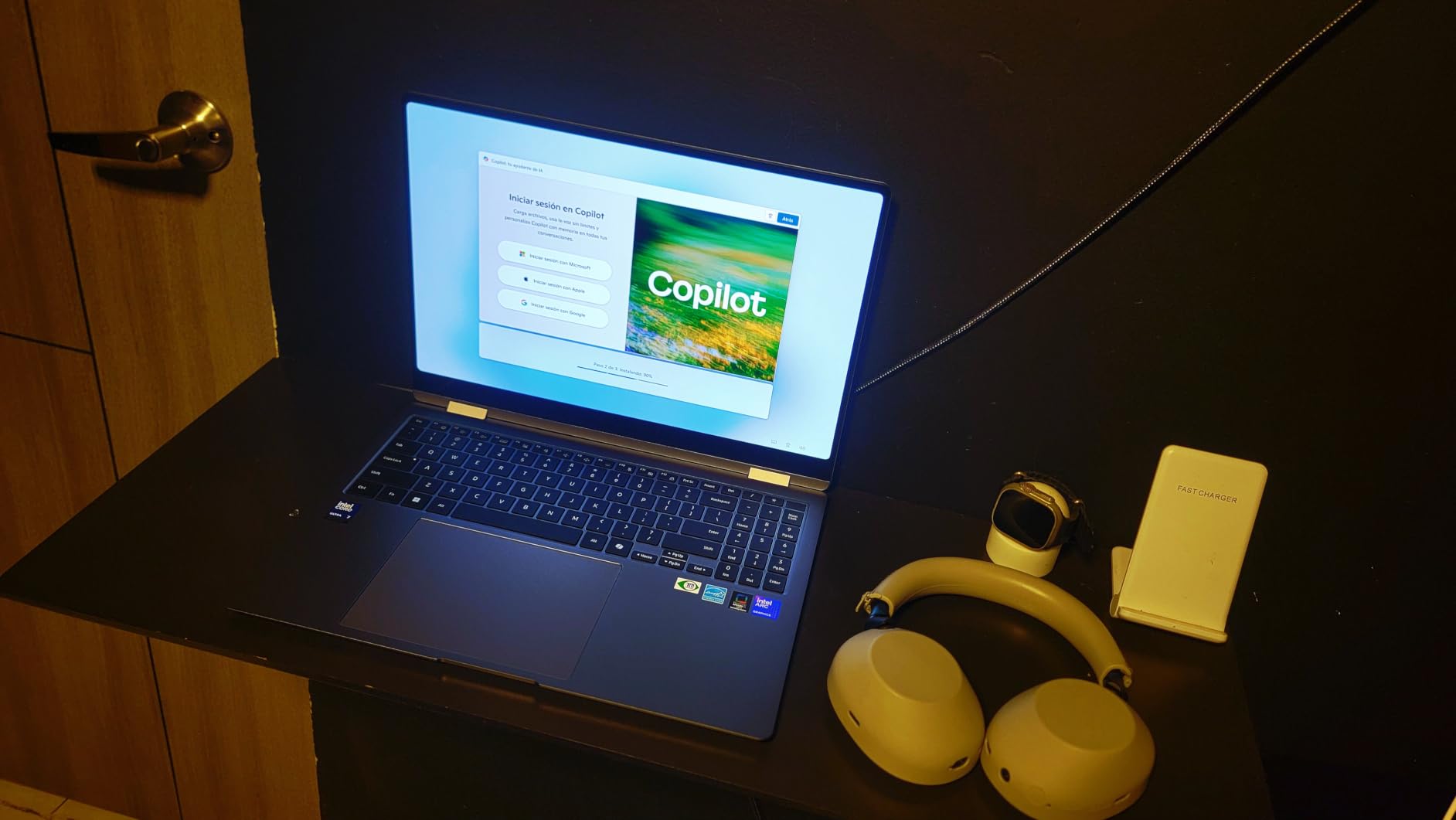 Samsung 16” Galaxy Book5 Pro 360 Copilot+ PC, AI Business Laptop, Windows 11 Pro, Intel Core Ultra 7 Processor 258V, 3K AMOLED Touchscreen, 32GB / 1TB, 120HZ, 2025 Model NP964QHA-KG2US, Gray customer photo 2