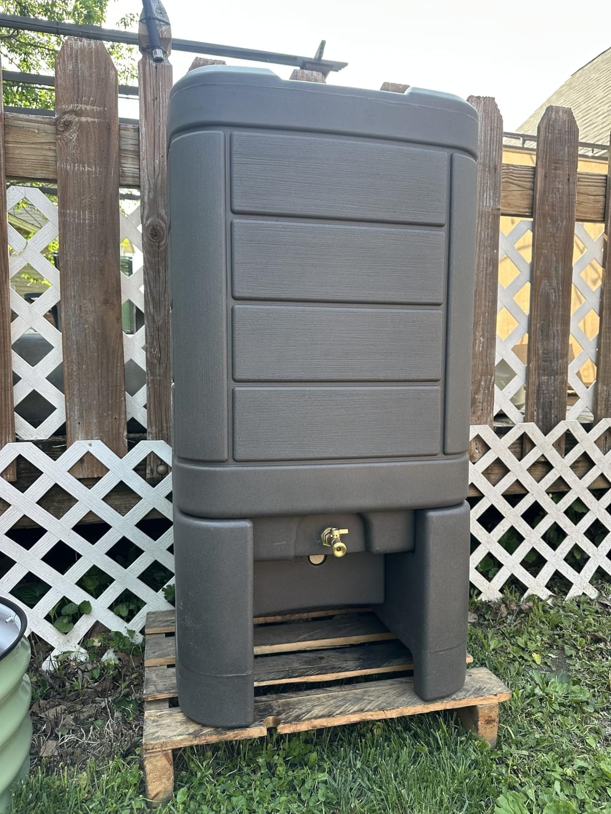 Step2 Lakewood Rain Barrel with Stand, Outdoor Water Conservation Container, Holds 60 Gallons, Brown customer photo 2
