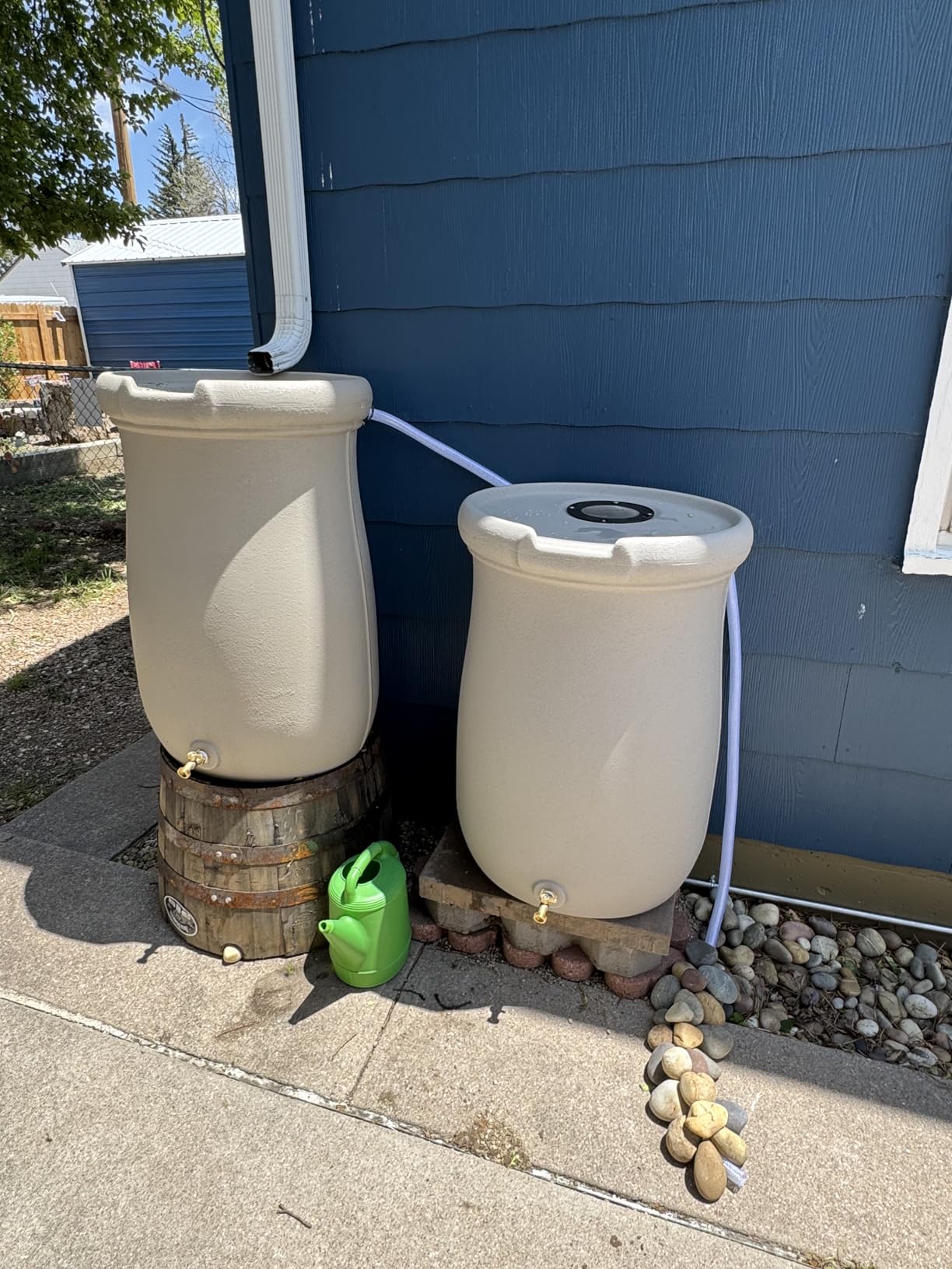 Step2 Fernway Rain Barrel, Outdoor Water Conservation Container, Holds 50 Gallons, Gray customer photo 1