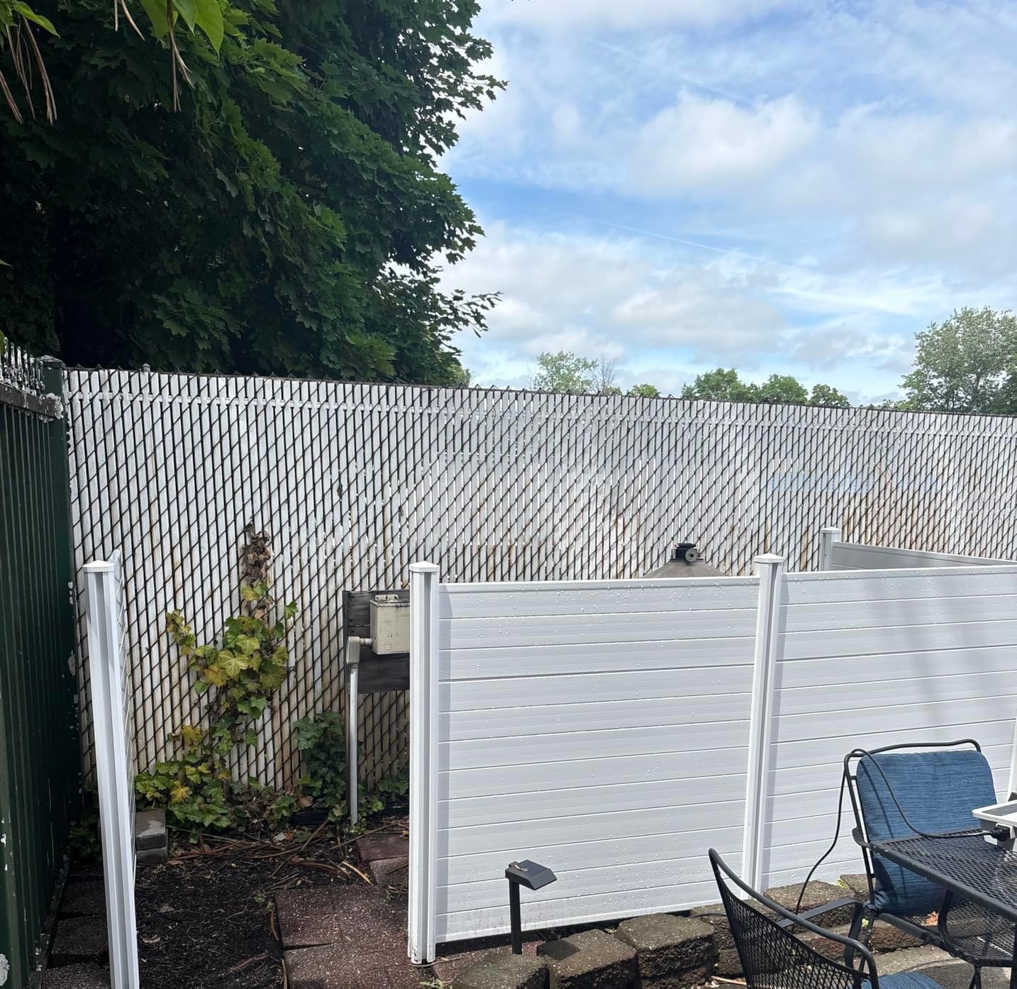 VEVOR Outdoor Privacy Screen 50in W x 50in H 3-Panel Air Conditioner Fence customer photo 1