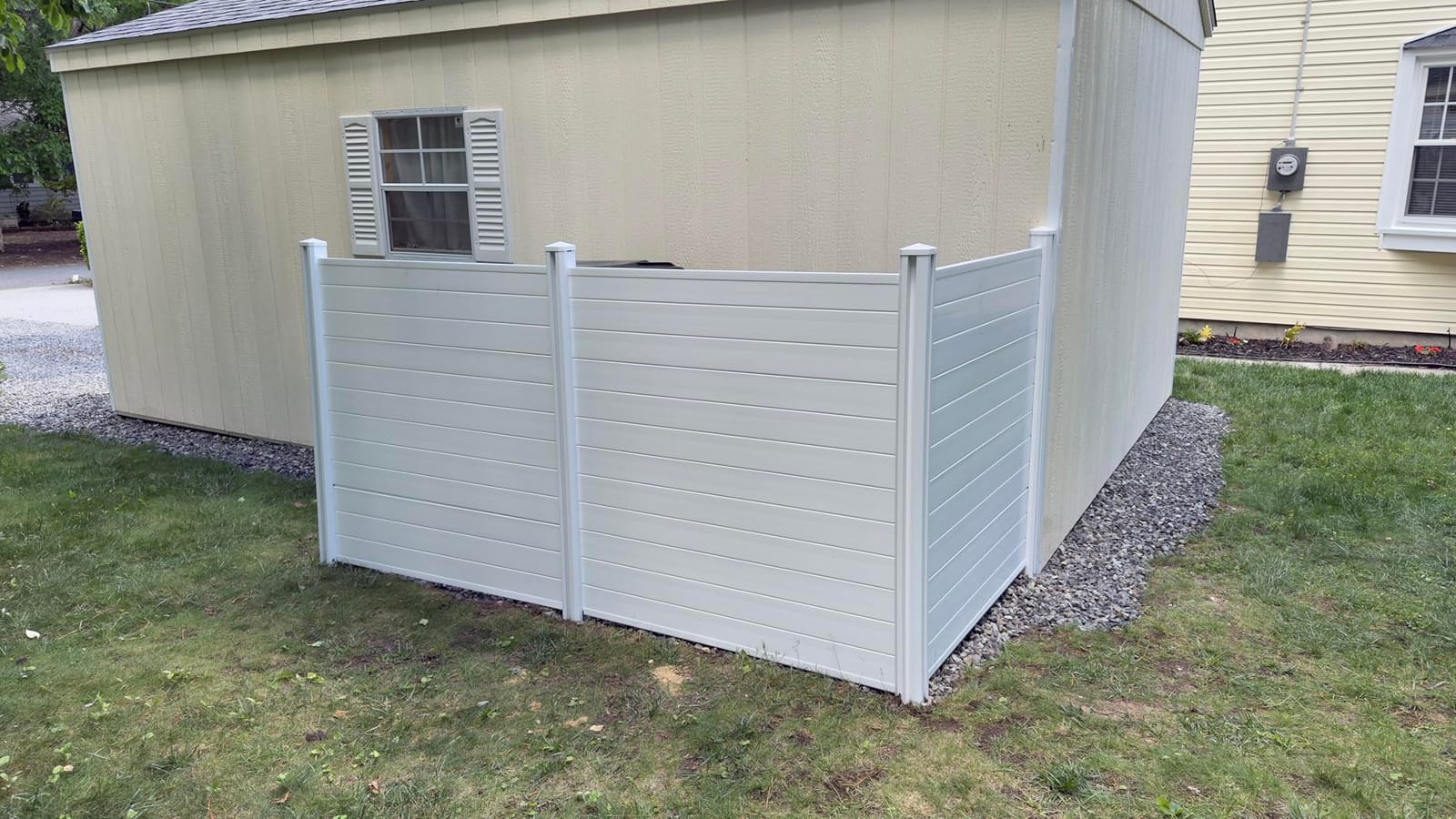 VEVOR Outdoor Privacy Screen 50in W x 50in H 3-Panel Air Conditioner Fence customer photo 2