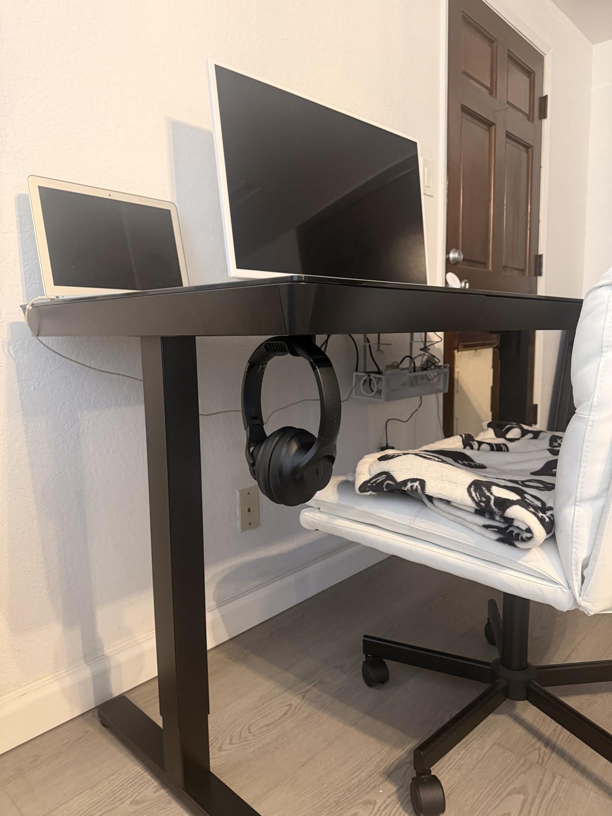 Marsail Glass Standing Desk with Drawer, 48 x 24 inch Electric Standing Desk, Height Adjustable Desk with One-Piece Tabletop & USB Charging Ports, Sit Stand Desk with Storage for Home & Office White customer photo 1