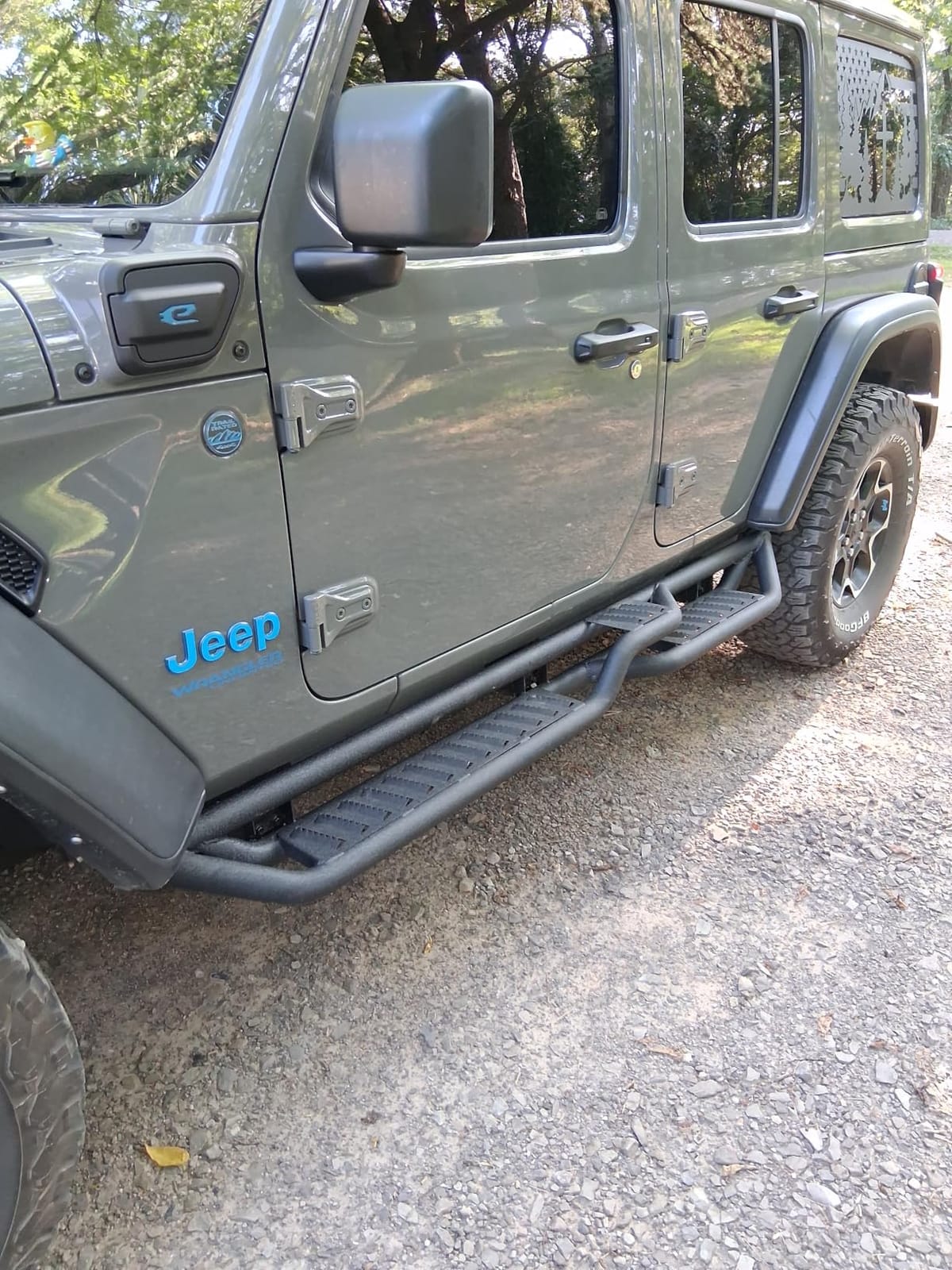Running Boards Side Steps Compatible with Toyota FJ Cruiser 2007-2014 6.1 Inches Wide, 2 Stairs Design Side Rails Step Nerf Bars Fit for FJ Cruiser, Heavy Duty Slip Proof, Textured Black customer photo 1