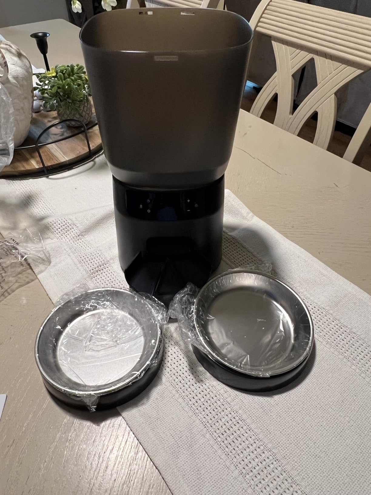 Automatic Cat Feeders for Two Cats, 5L/20 Cups Double Automatic Cat Food Dispenser with 2 Stainless Bowls, Timer Setting 20 Portions 6 Meals Per Day, 10s Meal Call (Black) customer photo 2