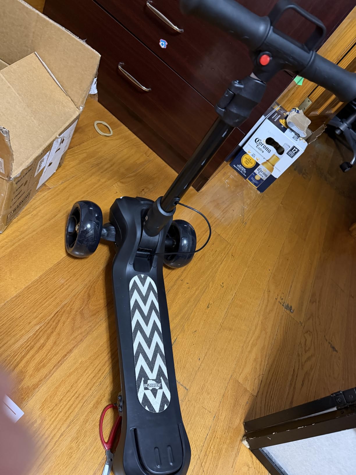 Electric Scooter for Kids Ages 3-12, 3 Adjustable Heights, 5MPH Safe Speed customer photo 1
