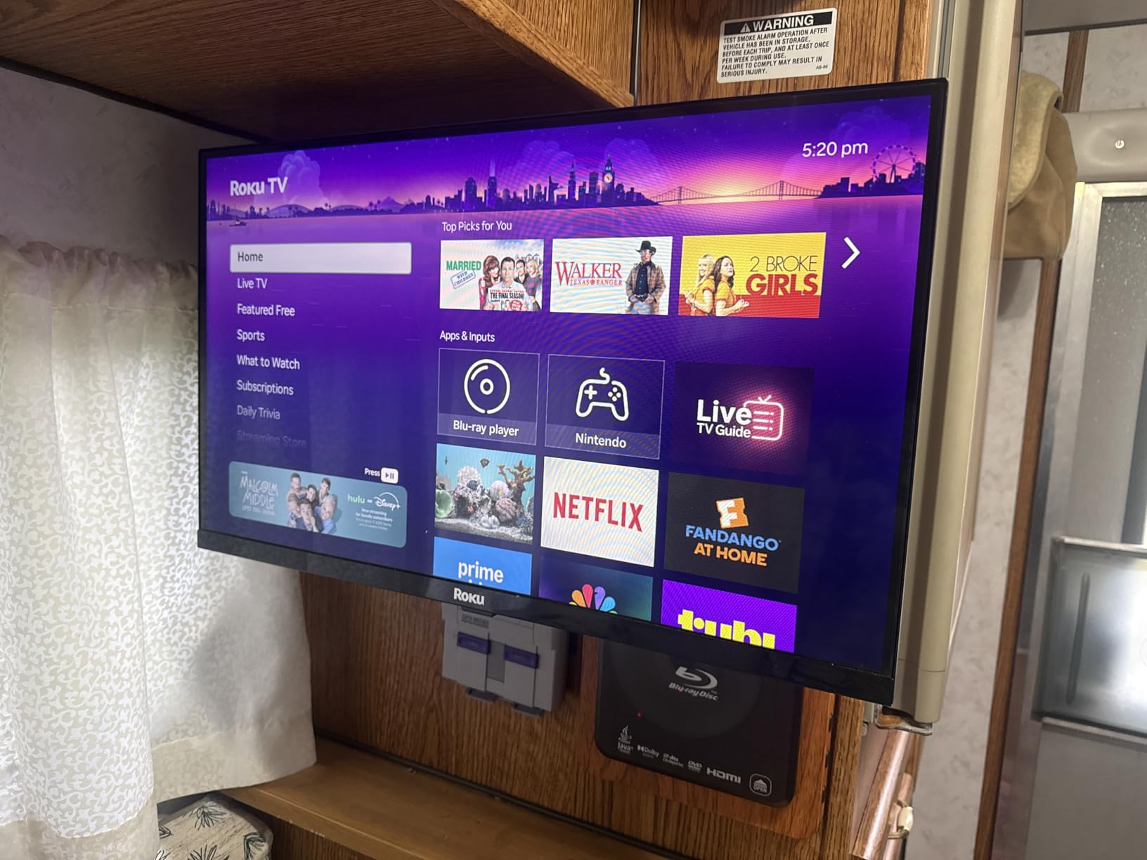 Roku Smart TV - 24-Inch Select Series, 720p HD TV - Roku TV with Voice Remote - Flat Screen LED Television with Wi-Fi for Streaming customer photo 2