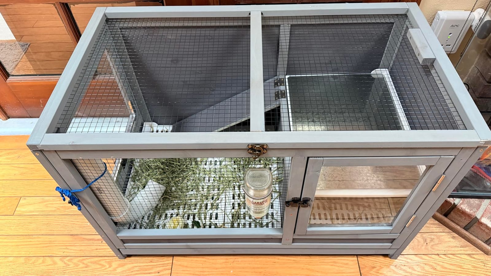 Aivituvin Wooden Guinea Pig Cages Indoor with Removable Stand, Anti Chewing Rabbit Hutch with Ramp and Wire Mesh, 2 Story Small Animals House Habitat with Pull Out Tray (Light Natural Wood) customer photo 1