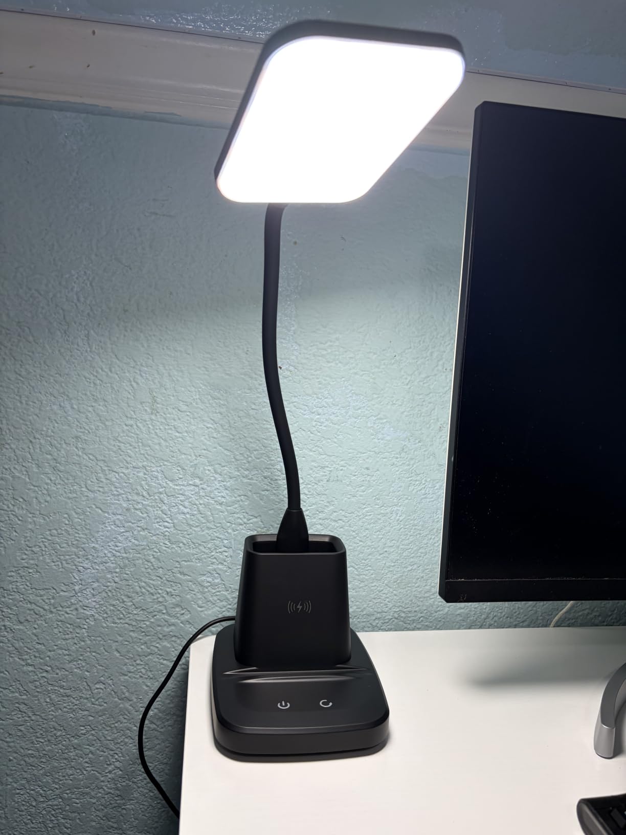 Wireless Charging Desk Lamp USB Charging & Pen Holder, Matte Black customer photo 1