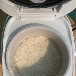 TOSHIBA OriginTaste Rice Cooker 5.5-Cup Uncooked, Fuzzy Logic, 15-in-1 Functions, Digital Display, Delay Timer, Keep Warm, Nonstick Inner Pot, White customer photo 2
