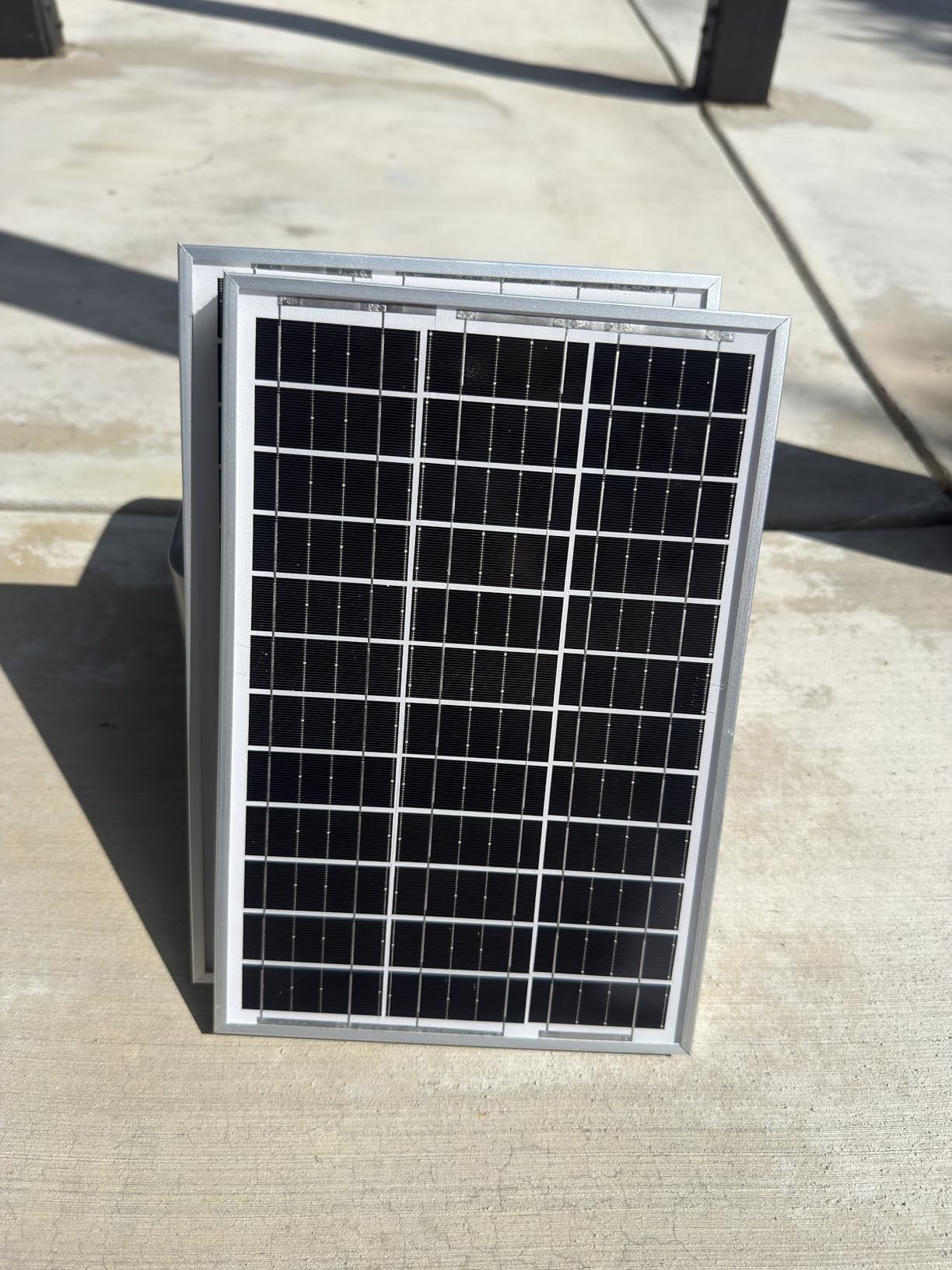 30 Miles Solar Electric Fence Charger, 0.3-1.5J for Livestock Farm, 6-12KV Adjustable Pulse Output, Portable Rechargeable 15W Solar Panel customer photo 2