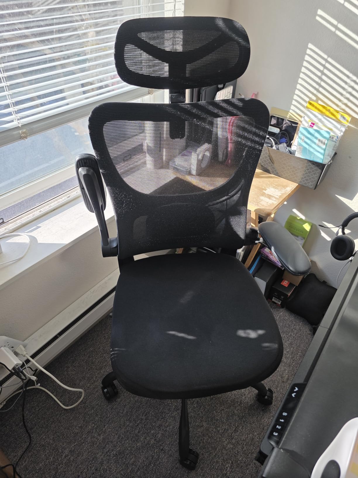 HUANUO Ergonomic Office Chair with 3D Armrests and Lumbar Support customer photo 1