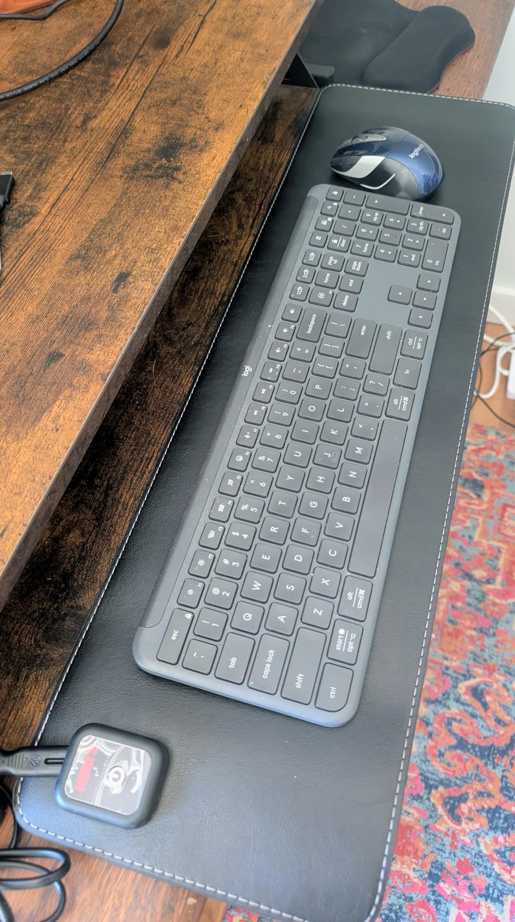 Heetz Heated Desk Pad Large, Leather Heated Desk Mat with 3 Temperature Settings, Electric Heating Pad for Hands, Office, Gaming and Home Workspace Use, Black customer photo 1