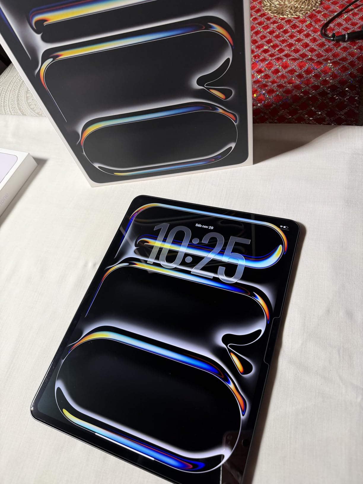 Apple iPad Pro 13-inch (M5): Ultra Retina XDR Display, 256GB, Landscape 12MP Front Camera/12MP Back Camera, LiDAR Scanner, Wi-Fi 7 with Apple N1, Face ID, All-Day Battery Life - Space Black customer photo 1