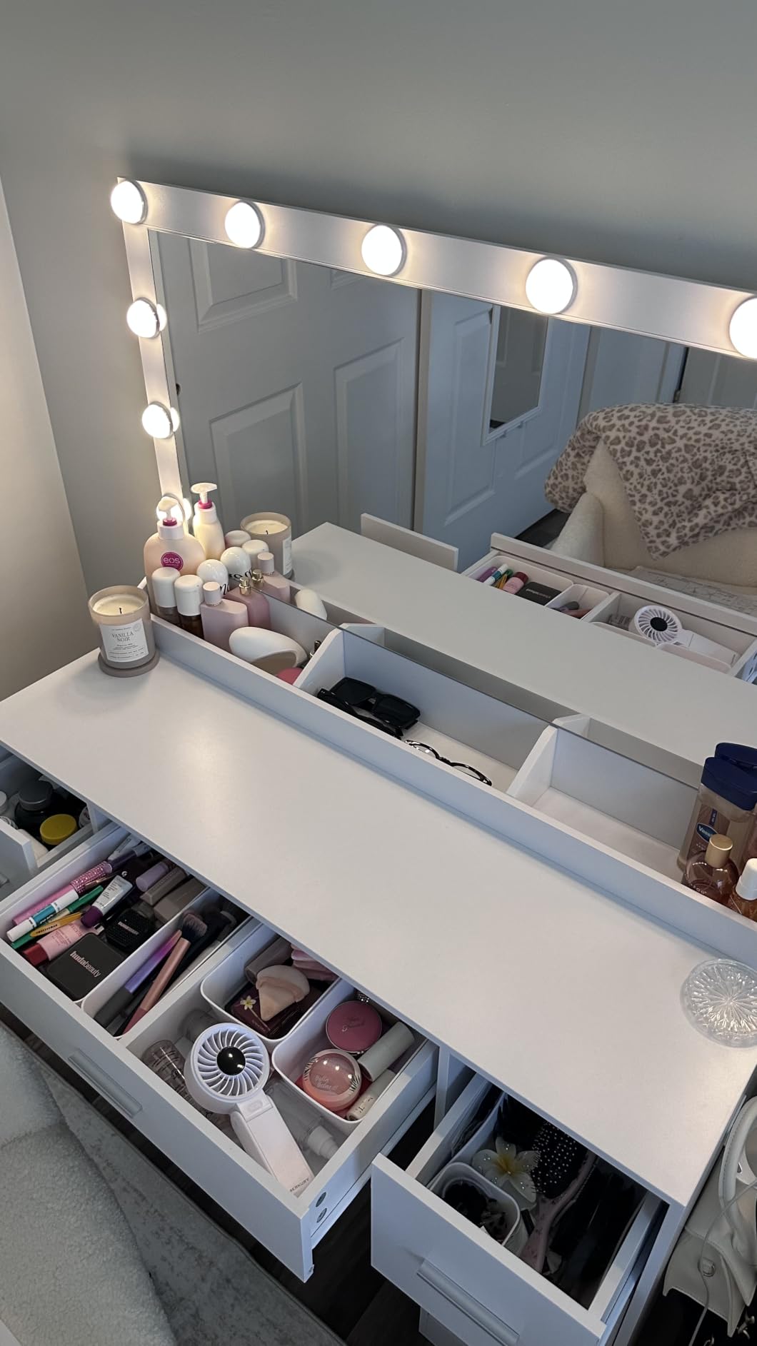 FIONESO Vanity with Large Mirror and 12 LED Lights, Vanity Desk with 7 Drawers & Hairdryer Holder, Makeup Vanity Desk with Charging Station for Women, Girls, 3 Lighting Color Adjustable, White customer photo 1