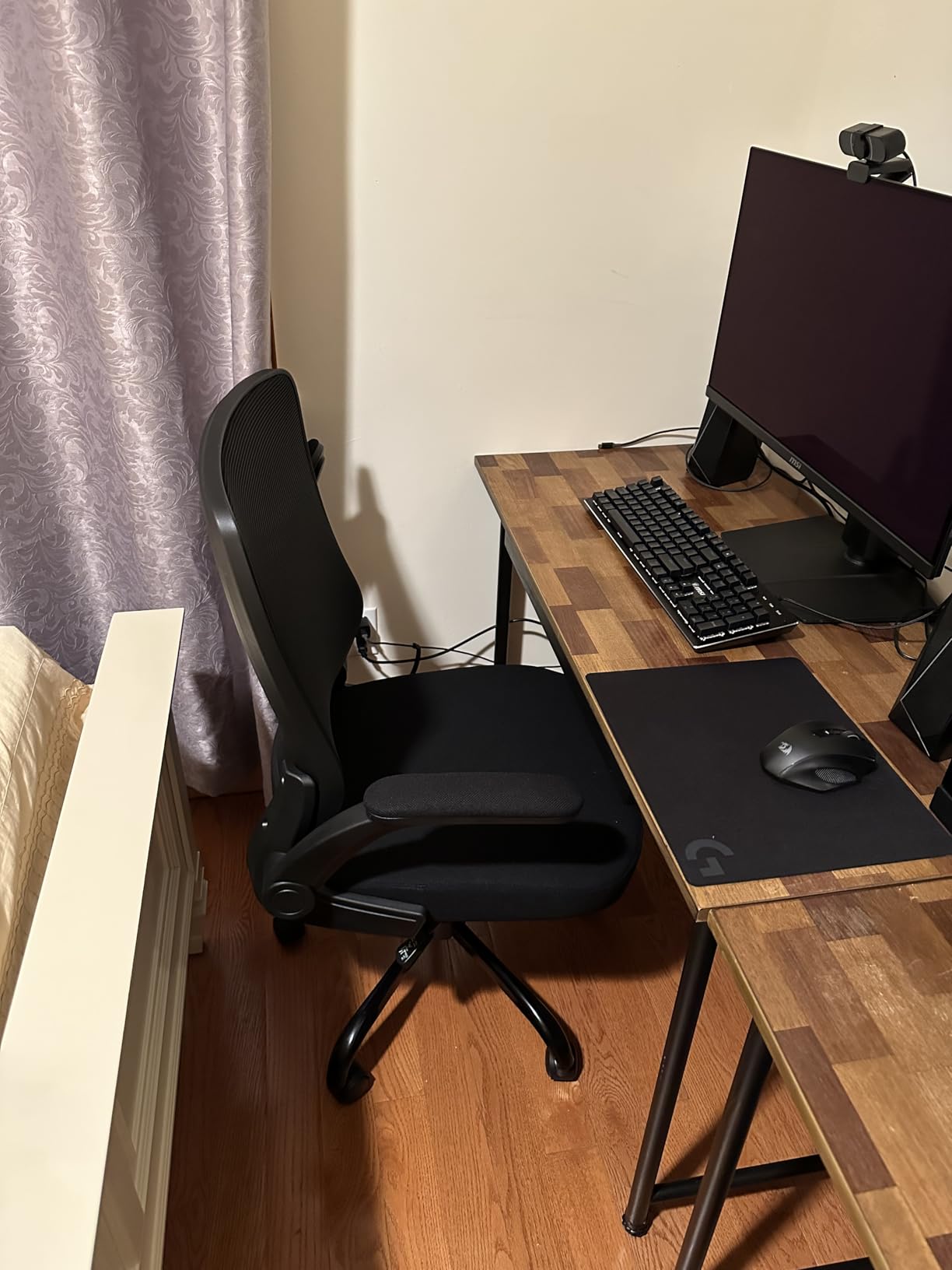 Ergonomic Office Chair, Comfy Mesh Desk Chair with Flip-up Armrests | 300lbs Heavy Duty Computer Chair, 360° Rolling Caster, Breathable & Supportive for Long Hours Sitting, Home Space Saving customer photo 2