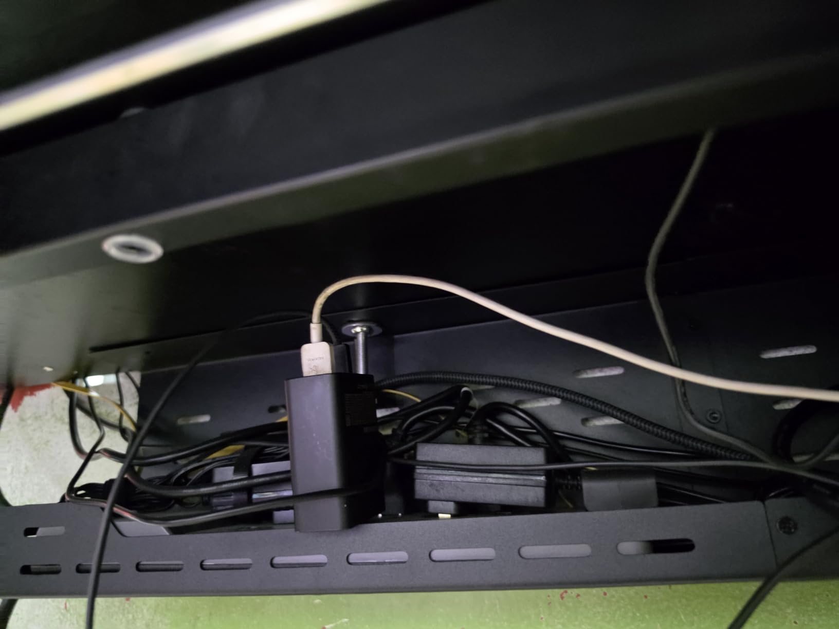 Univivi Under Desk Cable Management Tray, 32 inch, Black customer photo 1
