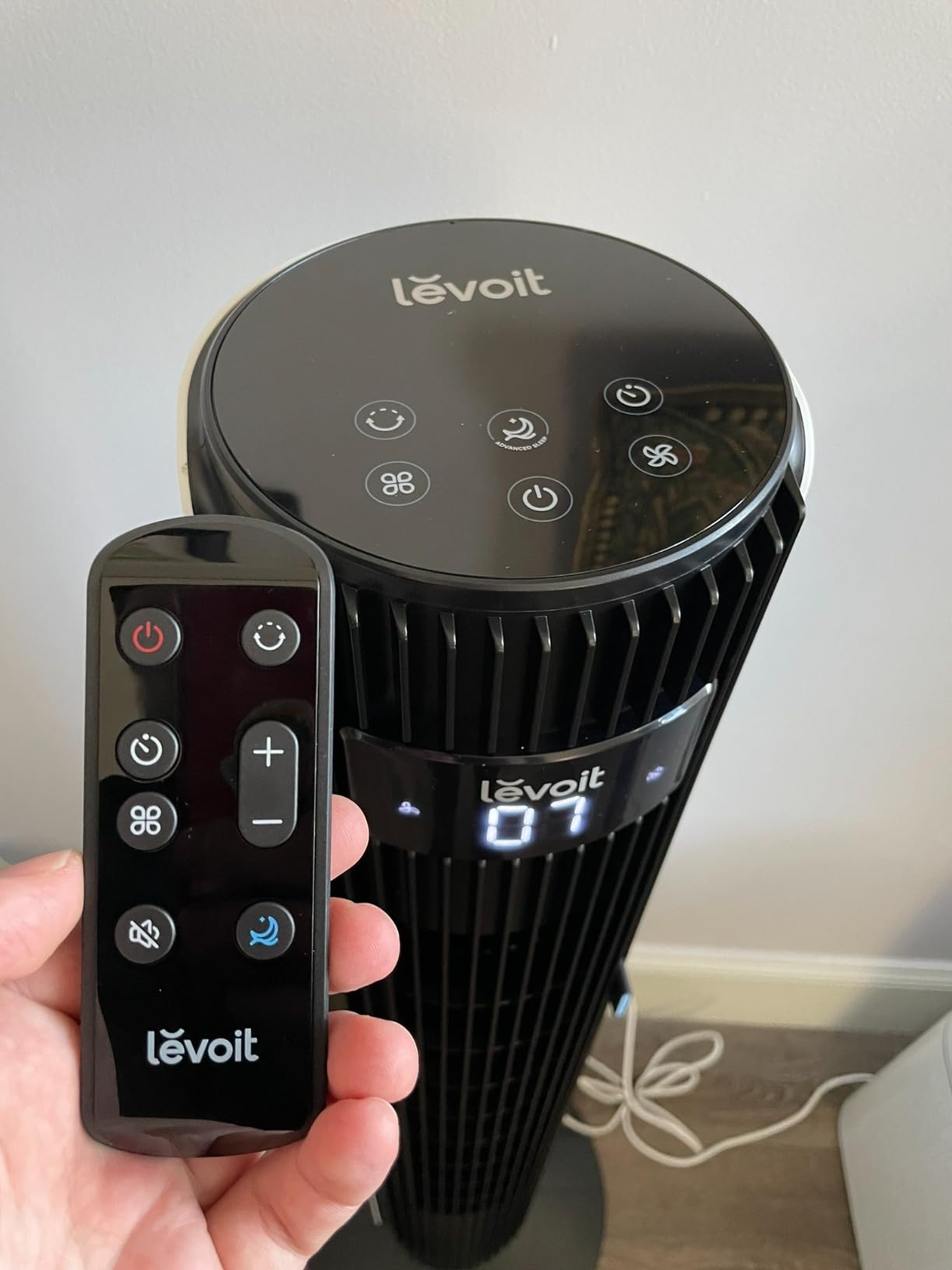 Levoit Tower Fan for Bedroom, 20dB Quiet Desk Fan, Portable Fan with 23ft/s | 3 Angles 4 Speeds Mini Oscillating Fan, DC Motor, Bladeless, Easy to Carry, Remote, 12H Timer, for Home, Room, Office, White customer photo 1