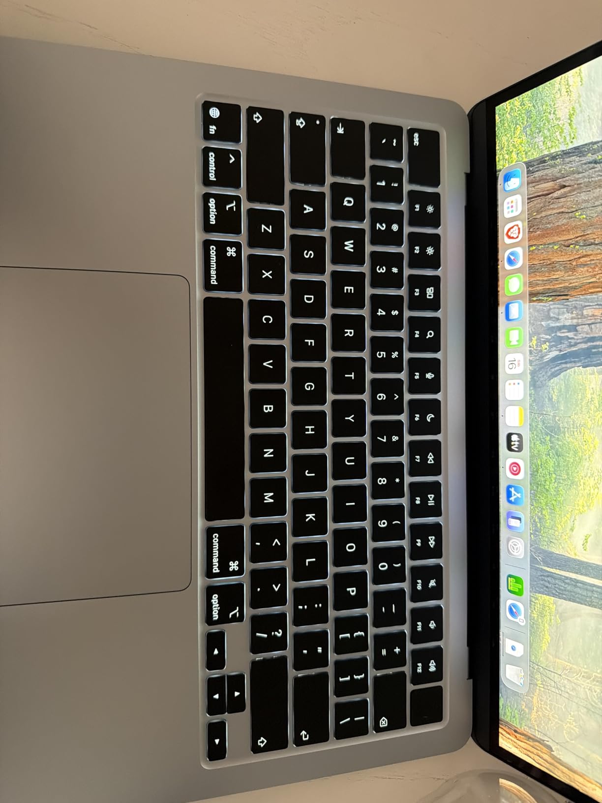 Apple 2026 MacBook Air 13-inch Laptop with M5 chip: Built for AI, 13.6-inch Liquid Retina Display, 24GB Unified Memory, 1TB SSD, 12MP Center Stage Camera, Touch ID, Wi-Fi 7; Midnight customer photo 2