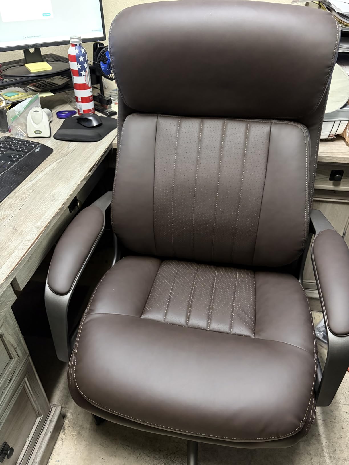 La-Z-Boy High-Back Ergonomic Office Chair, AIR Lumbar Support Leather Chair | Nova, 350lb Capacity Executive Task Chair, Padded Headrest & Arms, Layered Foam Seat Cushion, Swivel, Back Pain Relief, Gray customer photo 1