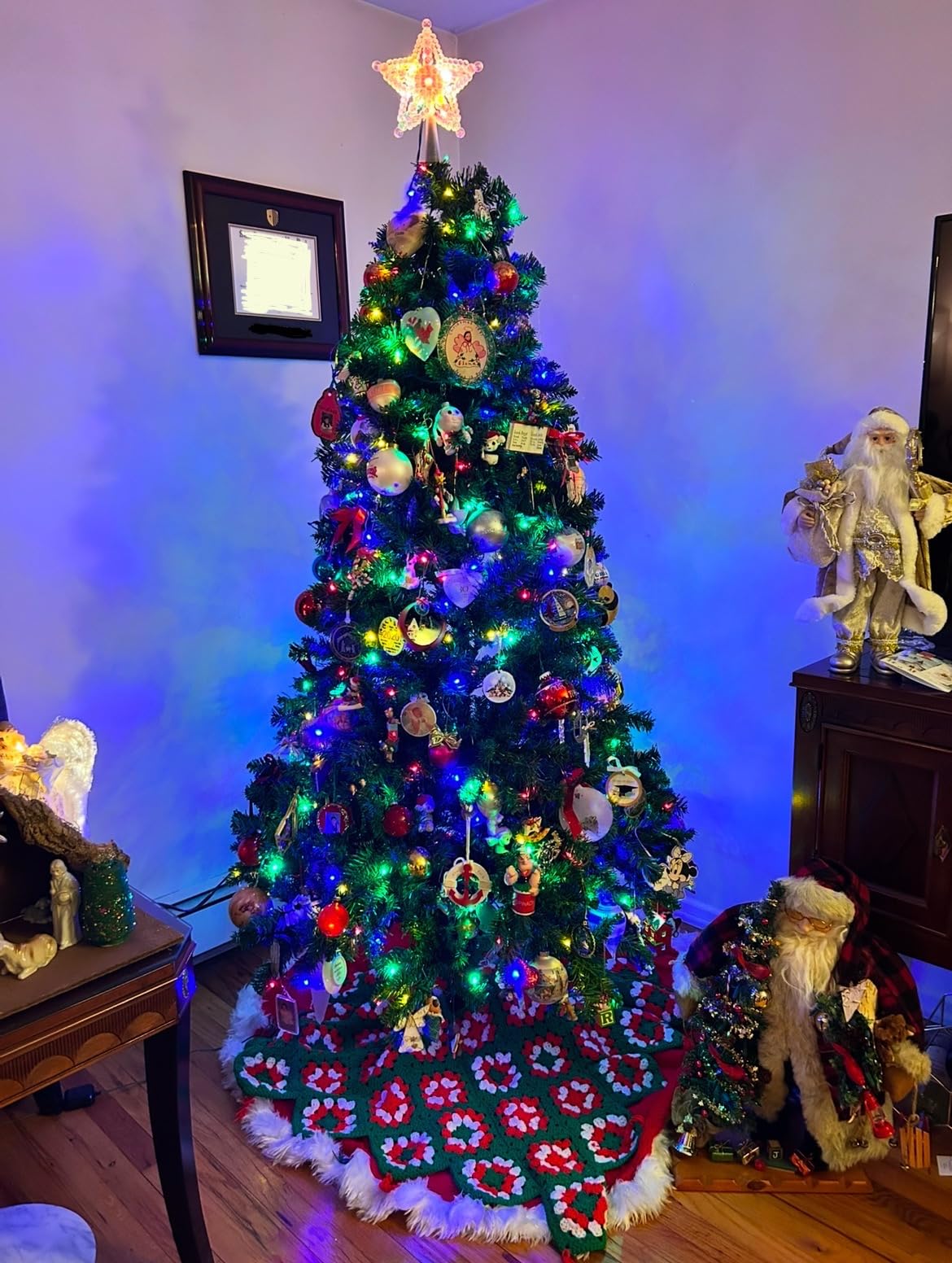 7FT Artificial Prelit Classic Christmas Tree with Remote Control,Timer customer photo 2