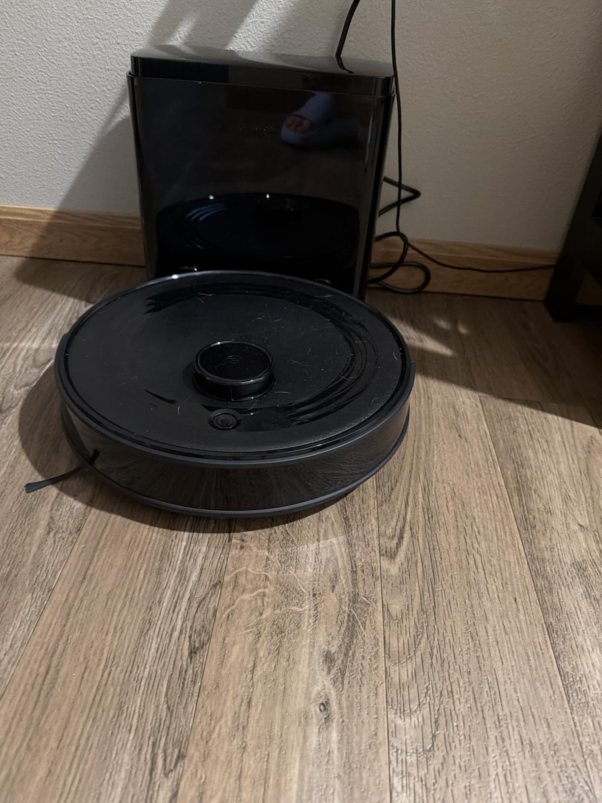 Lefant Robot Vacuum and Mop Combo,75-Days Self-Emptying,6000Pa Powerful Suction,Multi Floor Mapping, No-Go Zones,140 Min Runtime,2.4G/5G WiFi/Alexa/APP/iWatch, M2 Plus Black customer photo 1