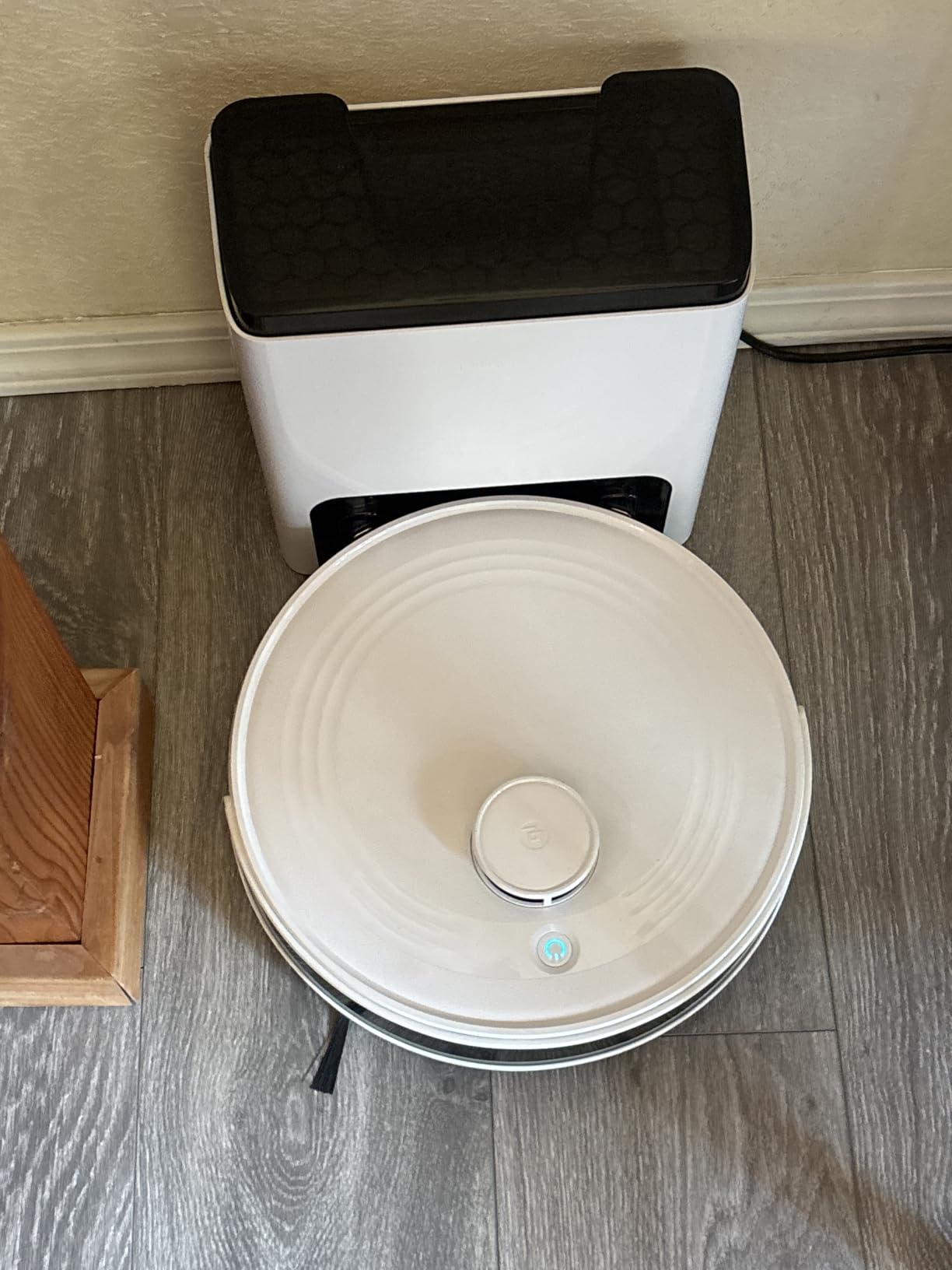 Lefant Robot Vacuum and Mop Combo,75-Days Self-Emptying,6000Pa Powerful Suction,Multi Floor Mapping, No-Go Zones,140 Min Runtime,2.4G/5G WiFi/Alexa/APP/iWatch, M2 Plus Black customer photo 2