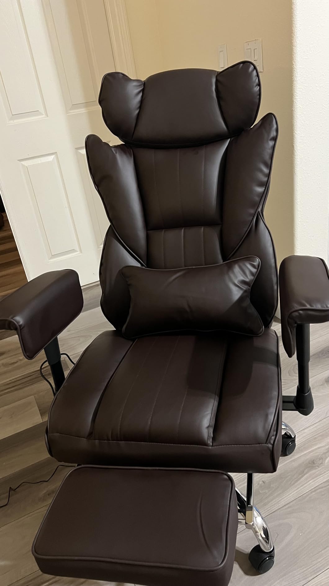6 Points Massage Heated Home Office Chair with Foot Rest, Black | 400LBS Executive Office Chair with Adjustable Headrest, Armrest and Lumbar Pillow, Comfortable PU Leather Desk Chair customer photo 1