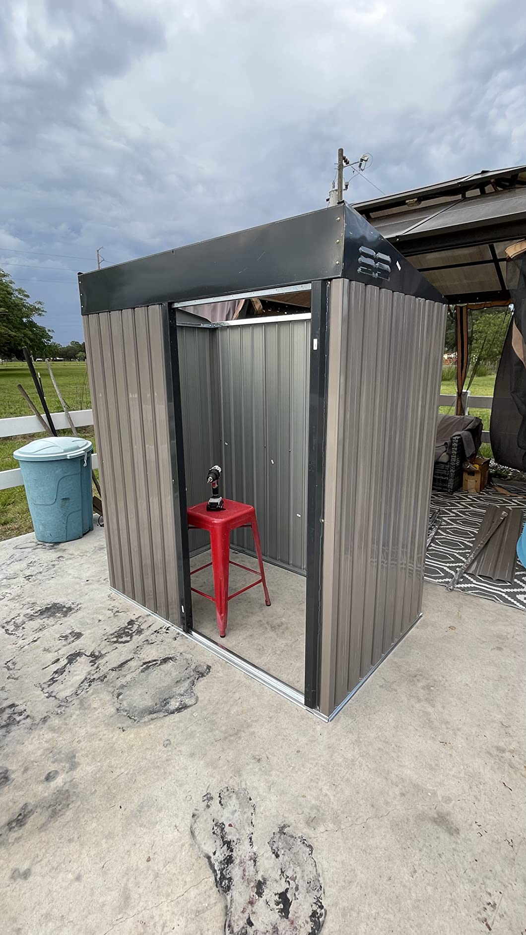 AECOJOY Outdoor Trash Can Storage Shed, 46 Cu.Ft Metal Garbage Bin Enclosure with Lift-Up Lid & Gas Strut, Waterproof Outdoor Garbage Can Organizer, Bike Shed Backyard Patio Garden, Dark Grey customer photo 2